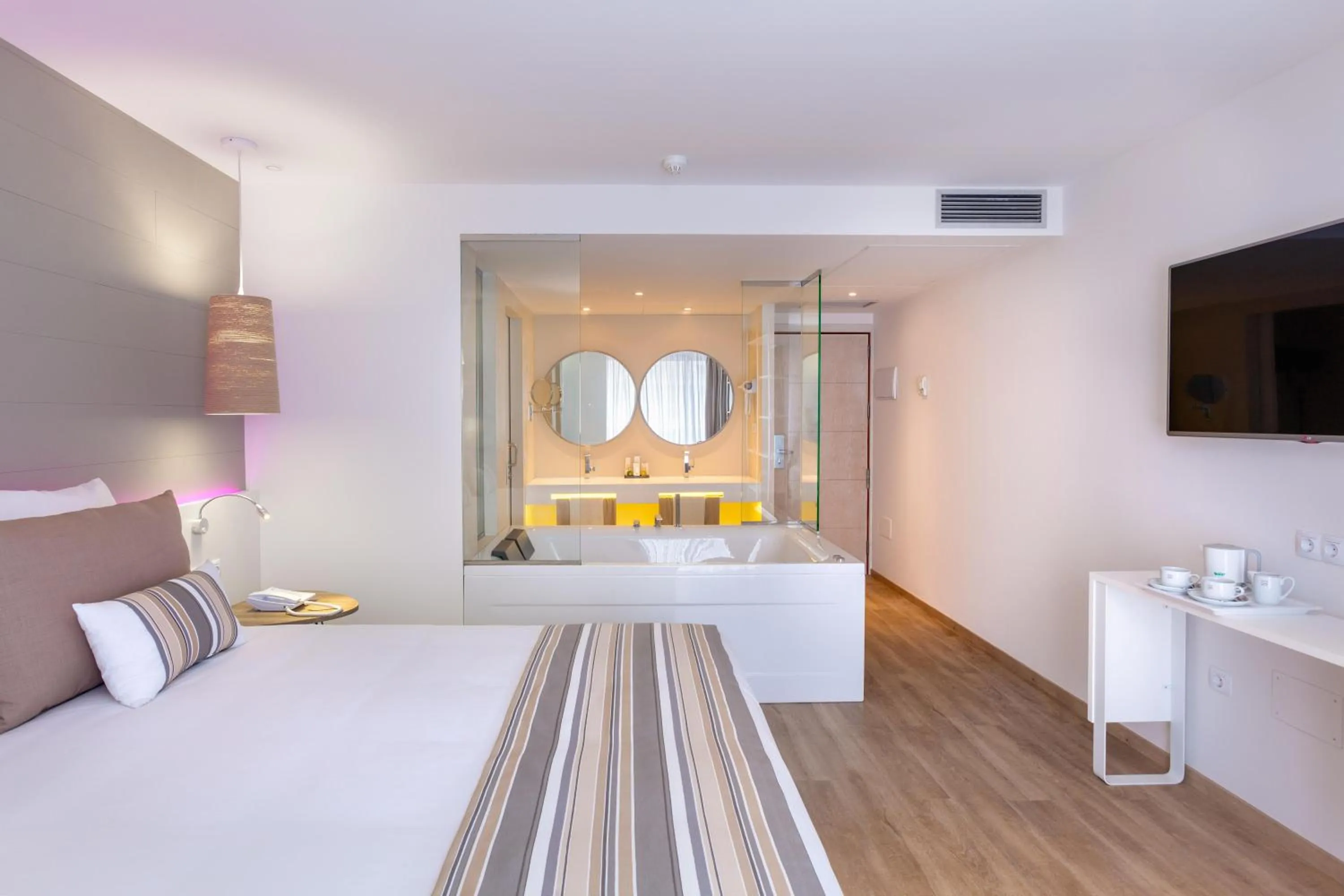 Photo of the whole room, Bed in Tigotan Lovers & Friends Playa de las Americas - Adults Only (+18)