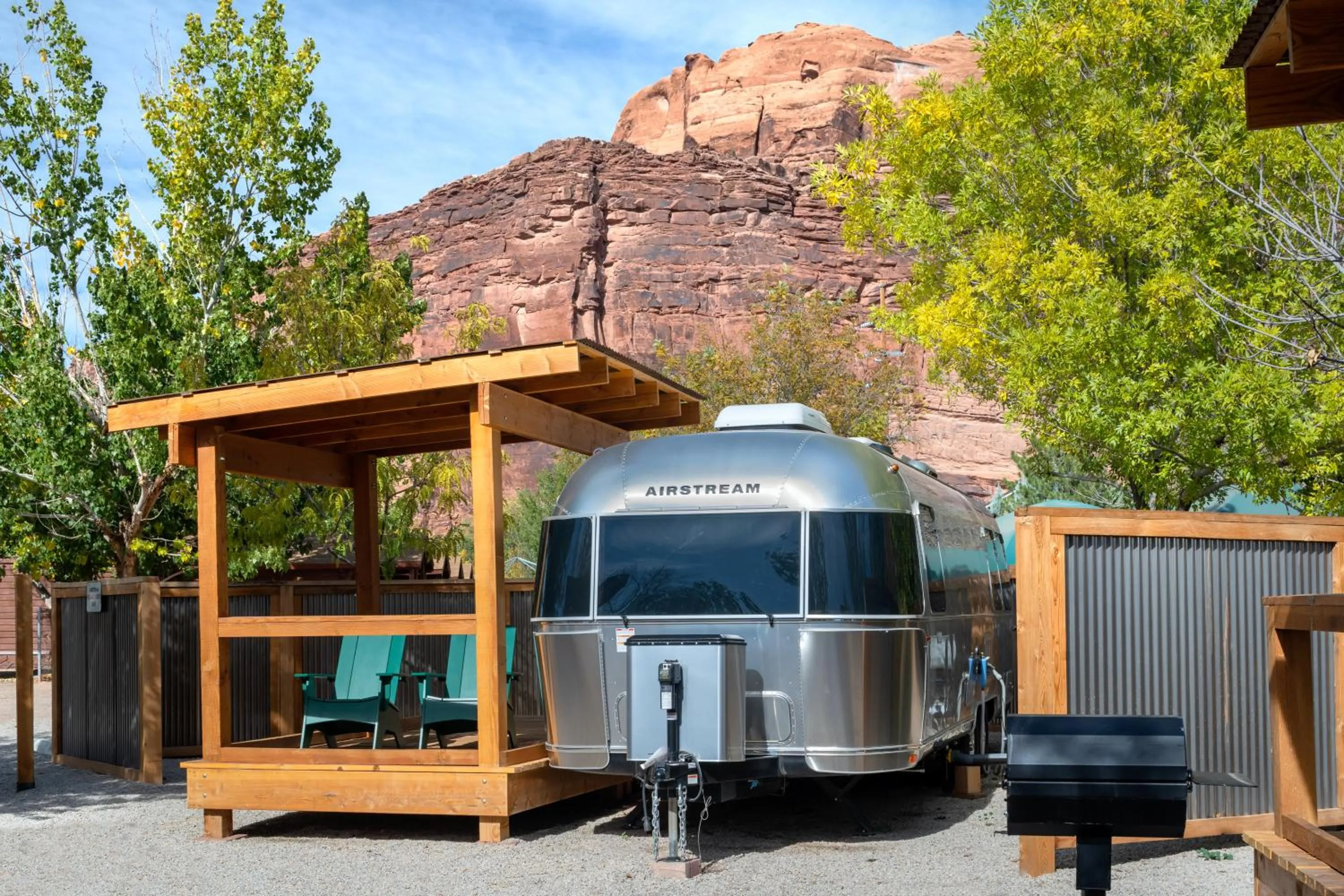Patio in Sun Outdoors Arches Gateway