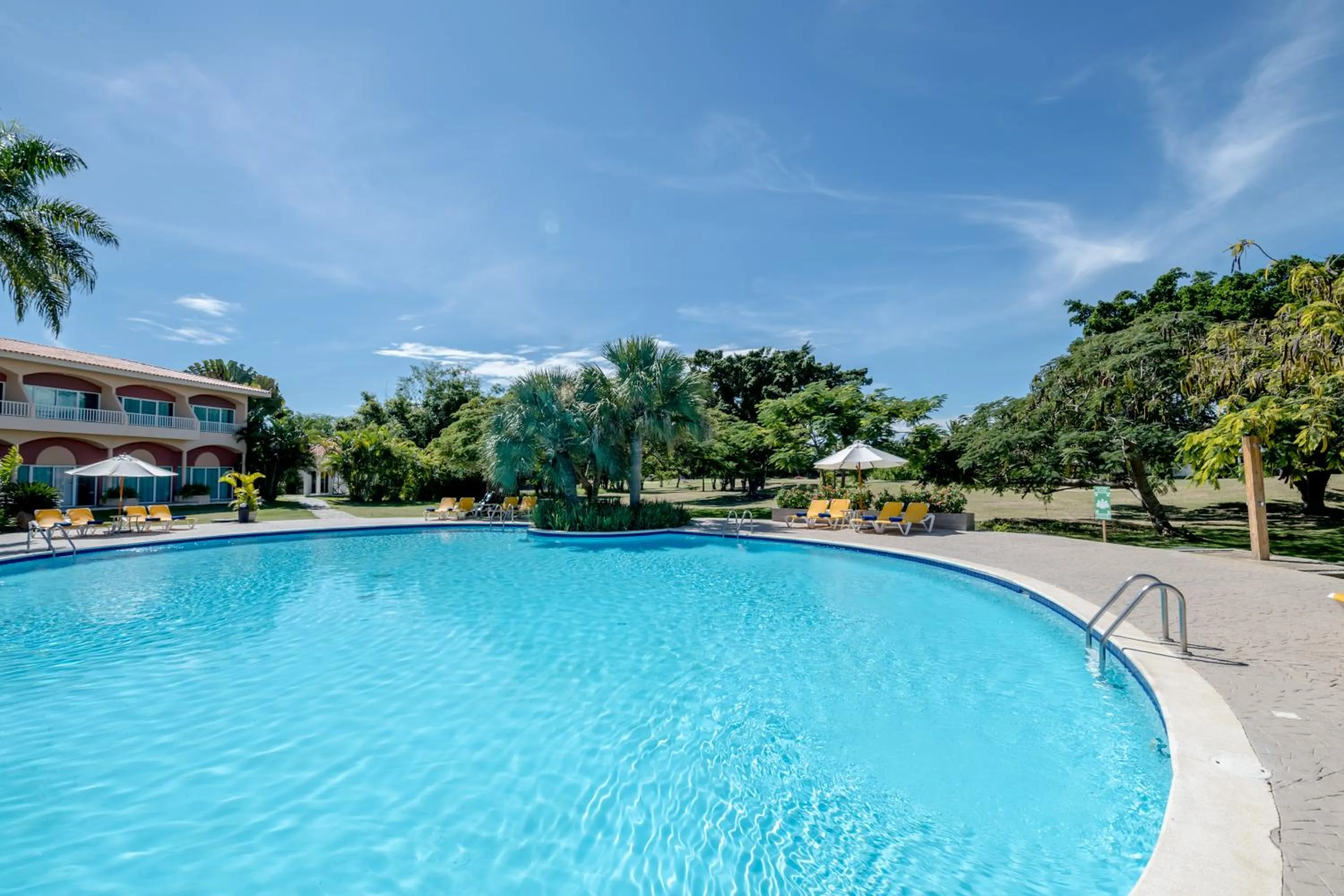 Swimming pool in Hodelpa Garden Suites - All Inclusive
