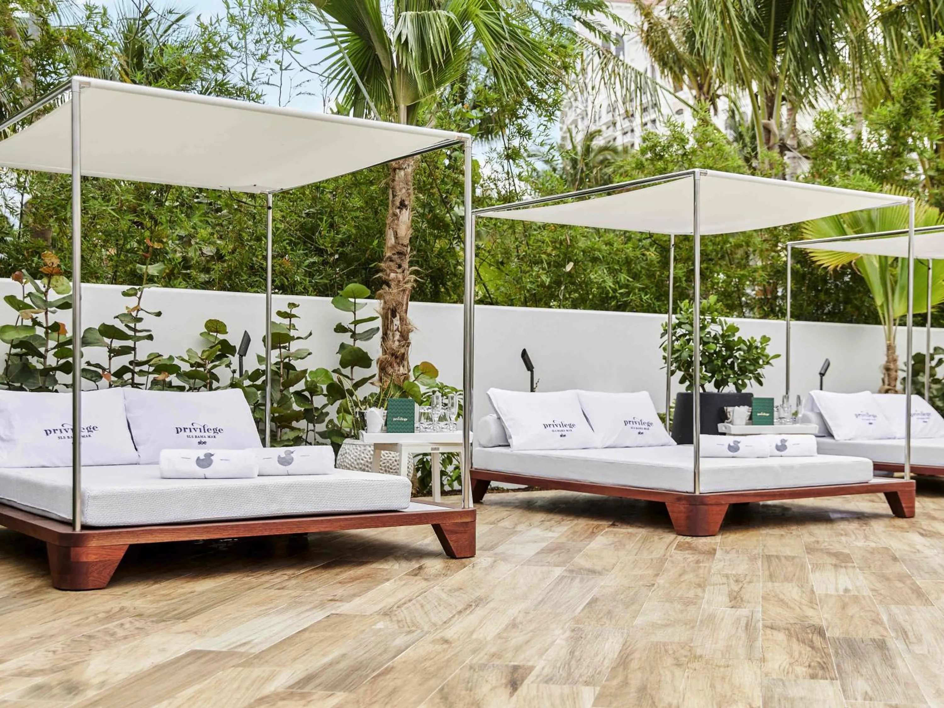 Restaurant/places to eat in SLS at Baha Mar