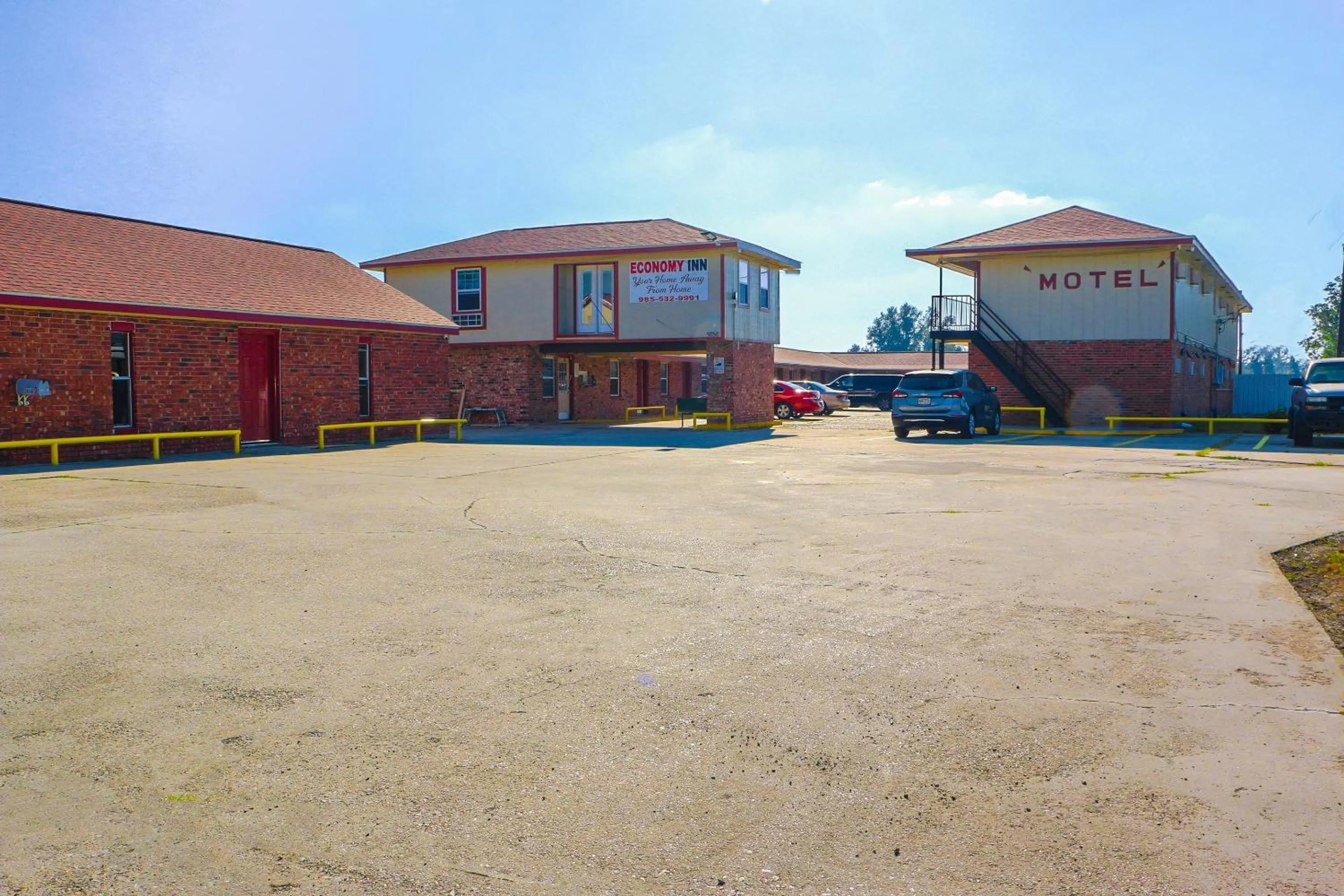 Facade/entrance in Economy Inn By OYO Lockport near Houma