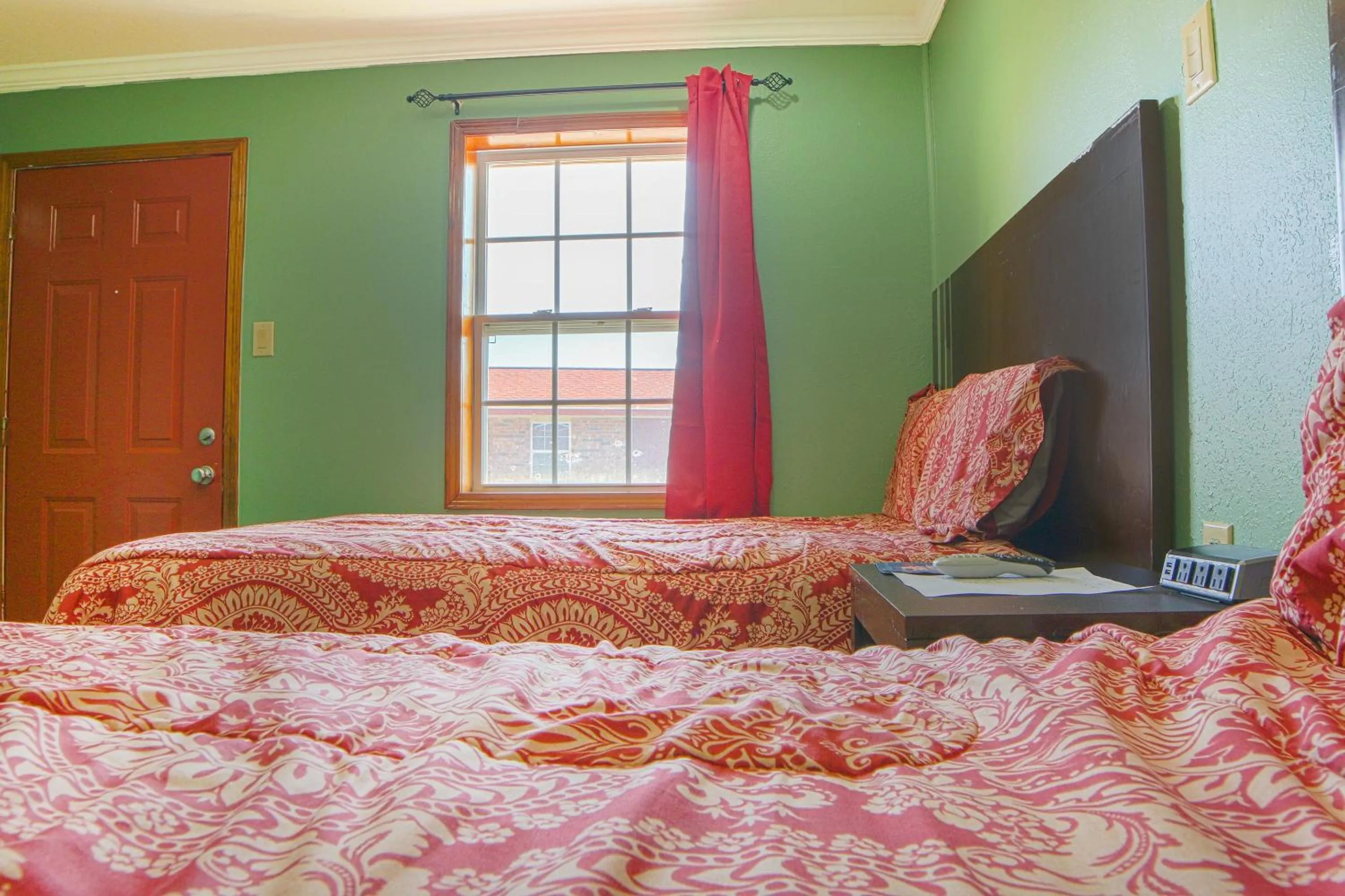 Bedroom, Bed in Economy Inn By OYO Lockport near Houma