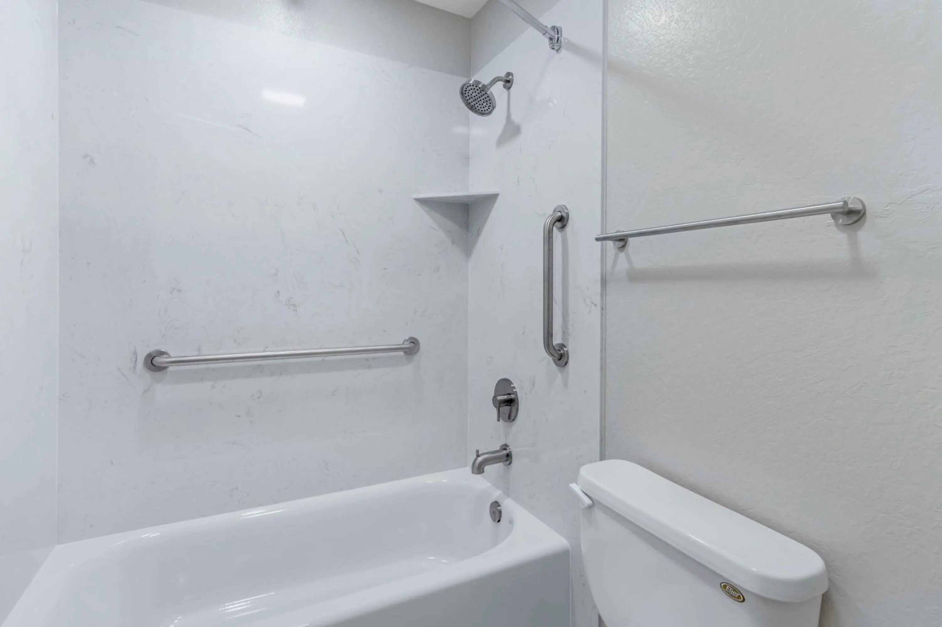 Bathroom in Best Western Cordelia Inn