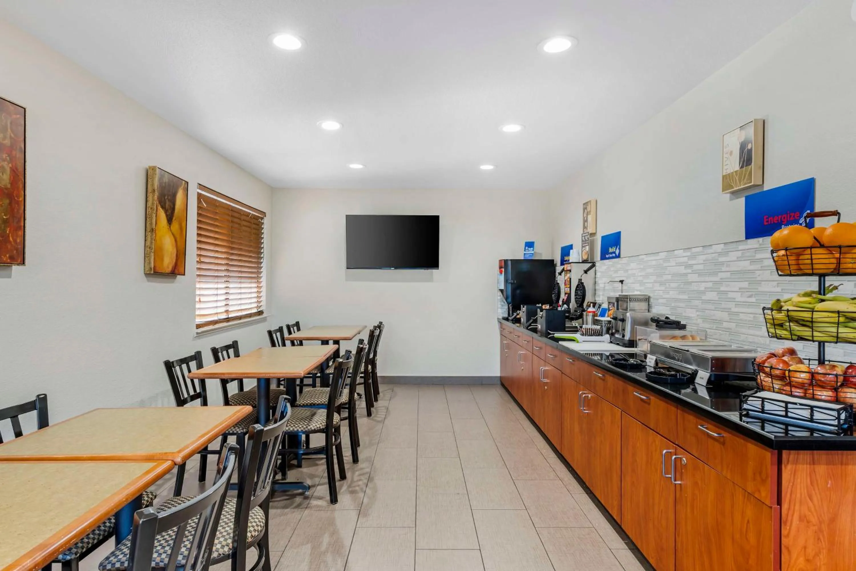 Breakfast in Best Western Cordelia Inn