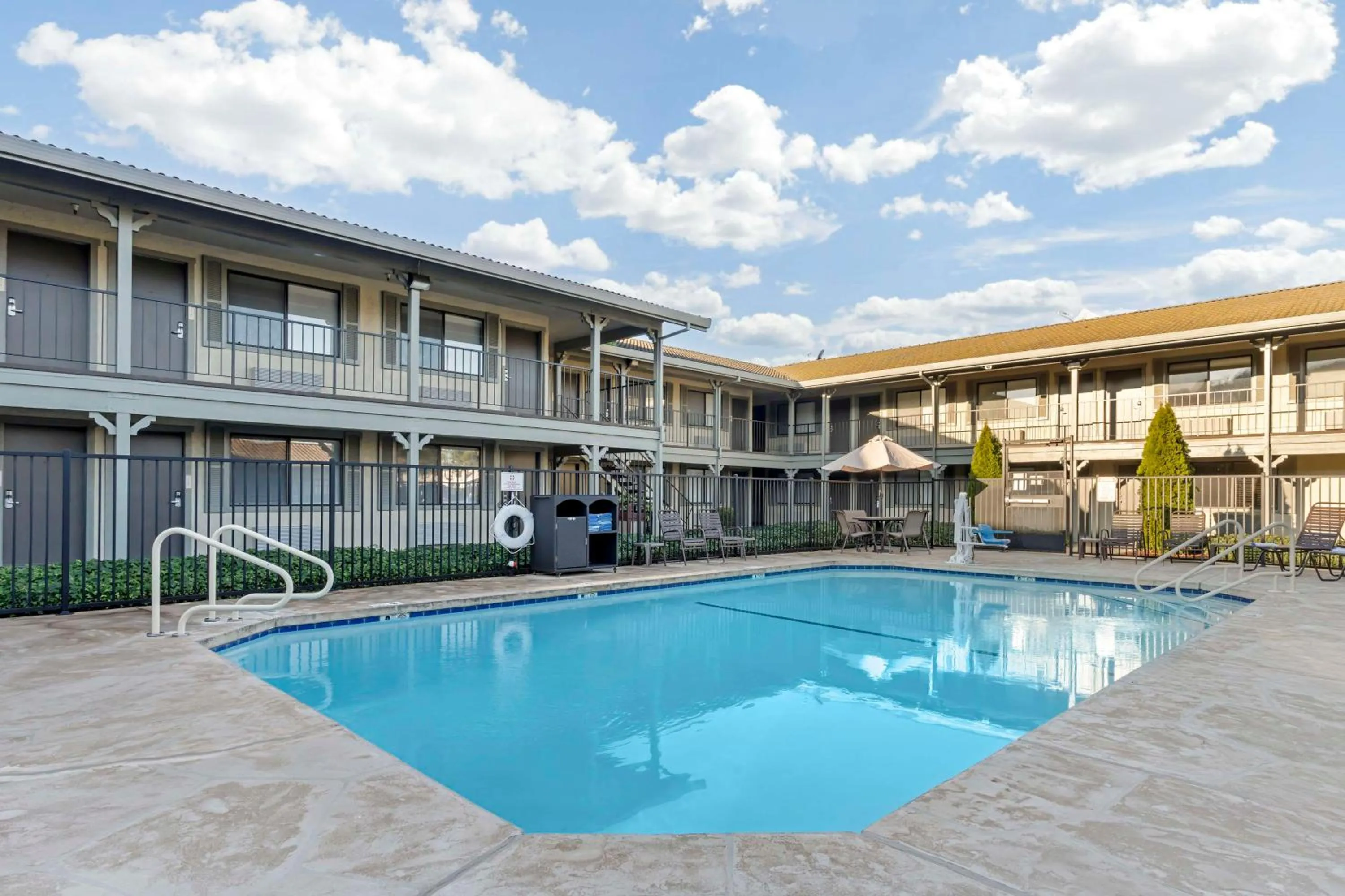 Pool view in Best Western Cordelia Inn