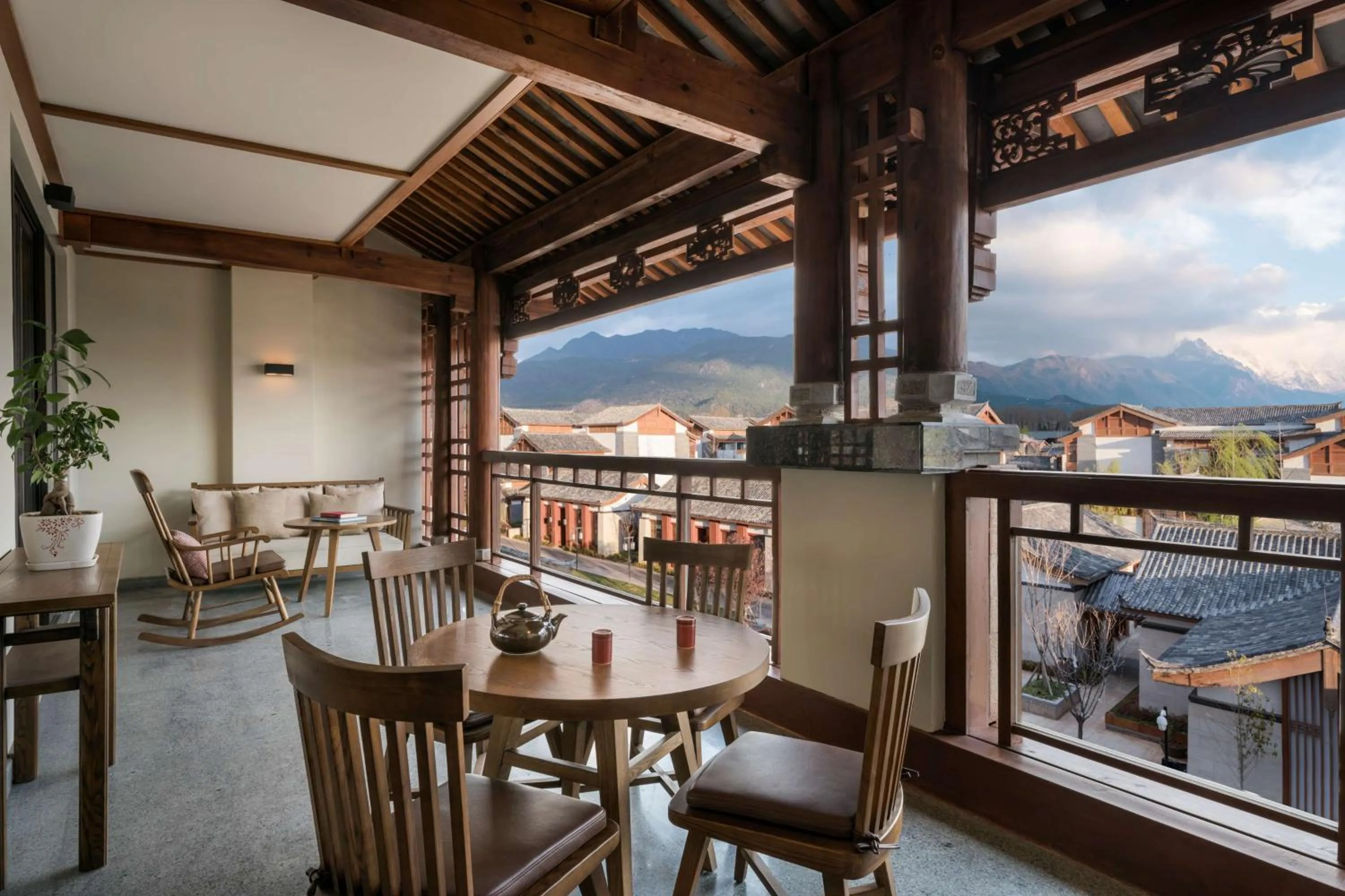Photo of the whole room in Jinmao Purelax Lijiang, The Unbound Collection By HYATT