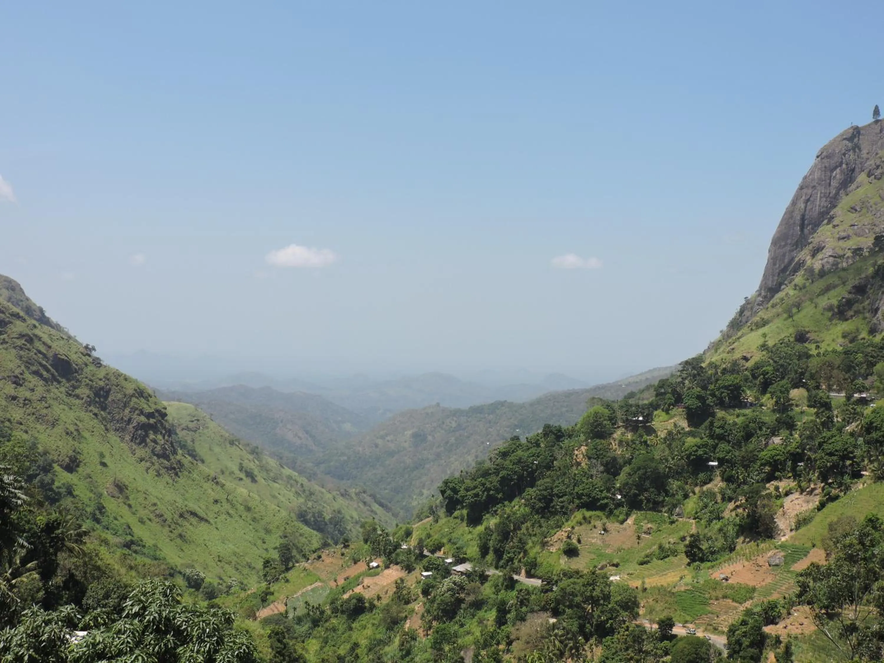 Mountain view in Misty Hills Ella Resort