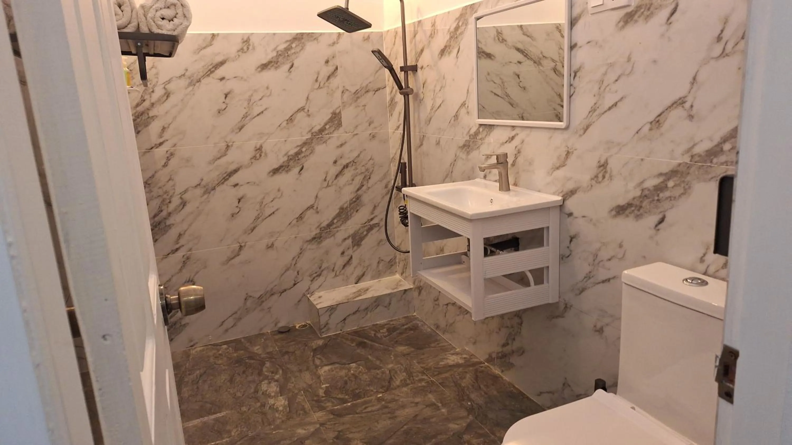 Misty Hills Ella Resort