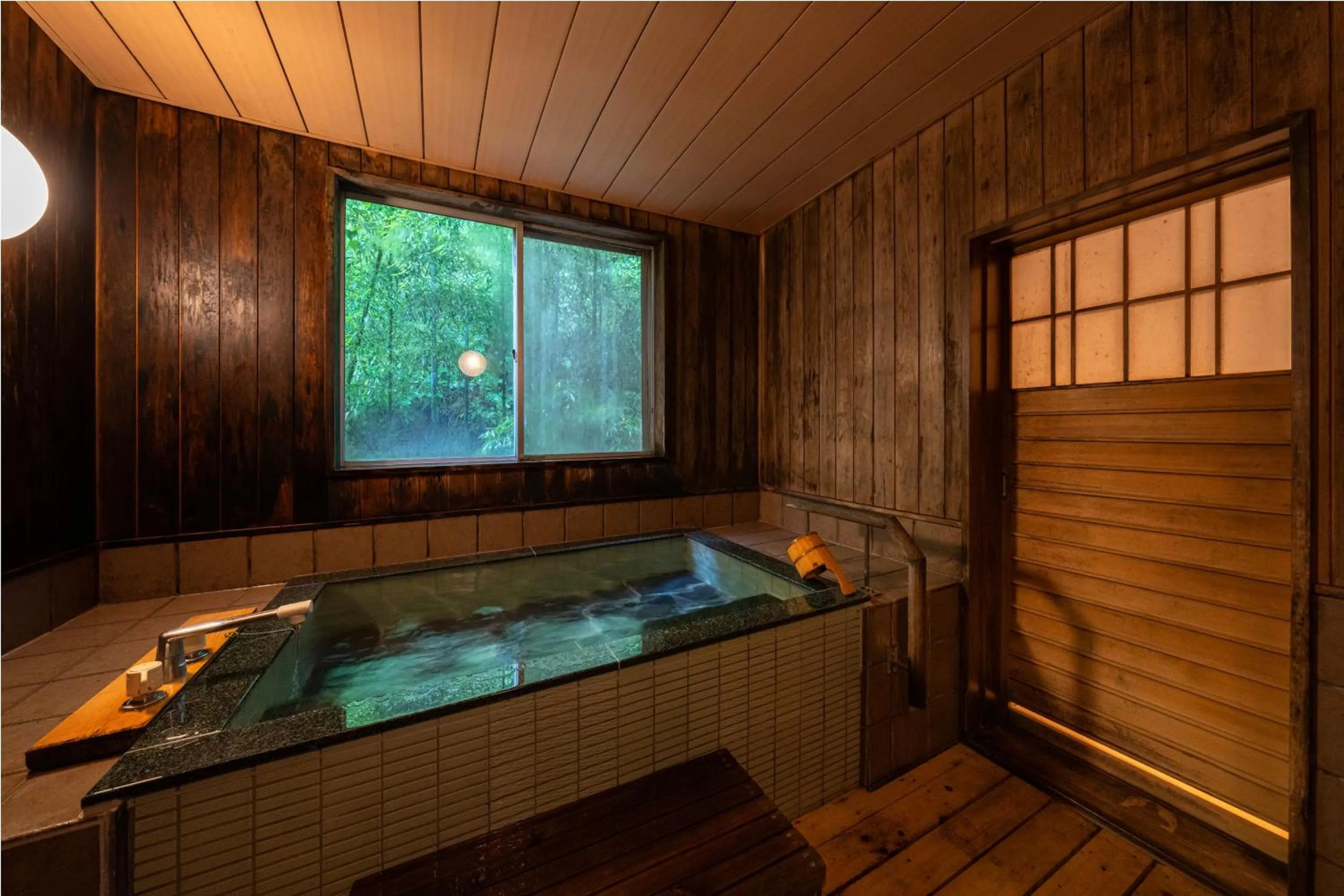Hot Spring Bath in Hakkei
