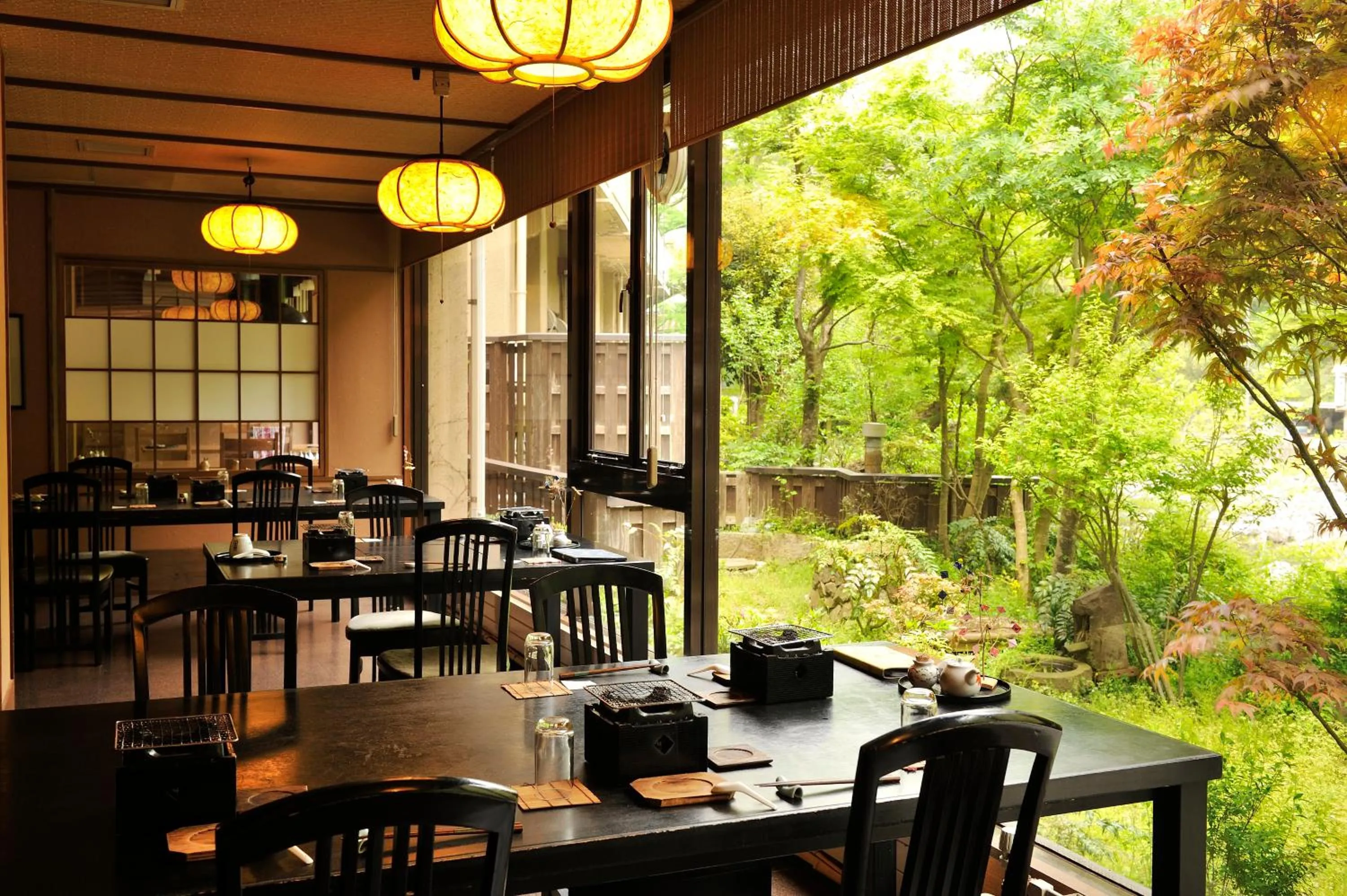 Restaurant/places to eat in Hakkei