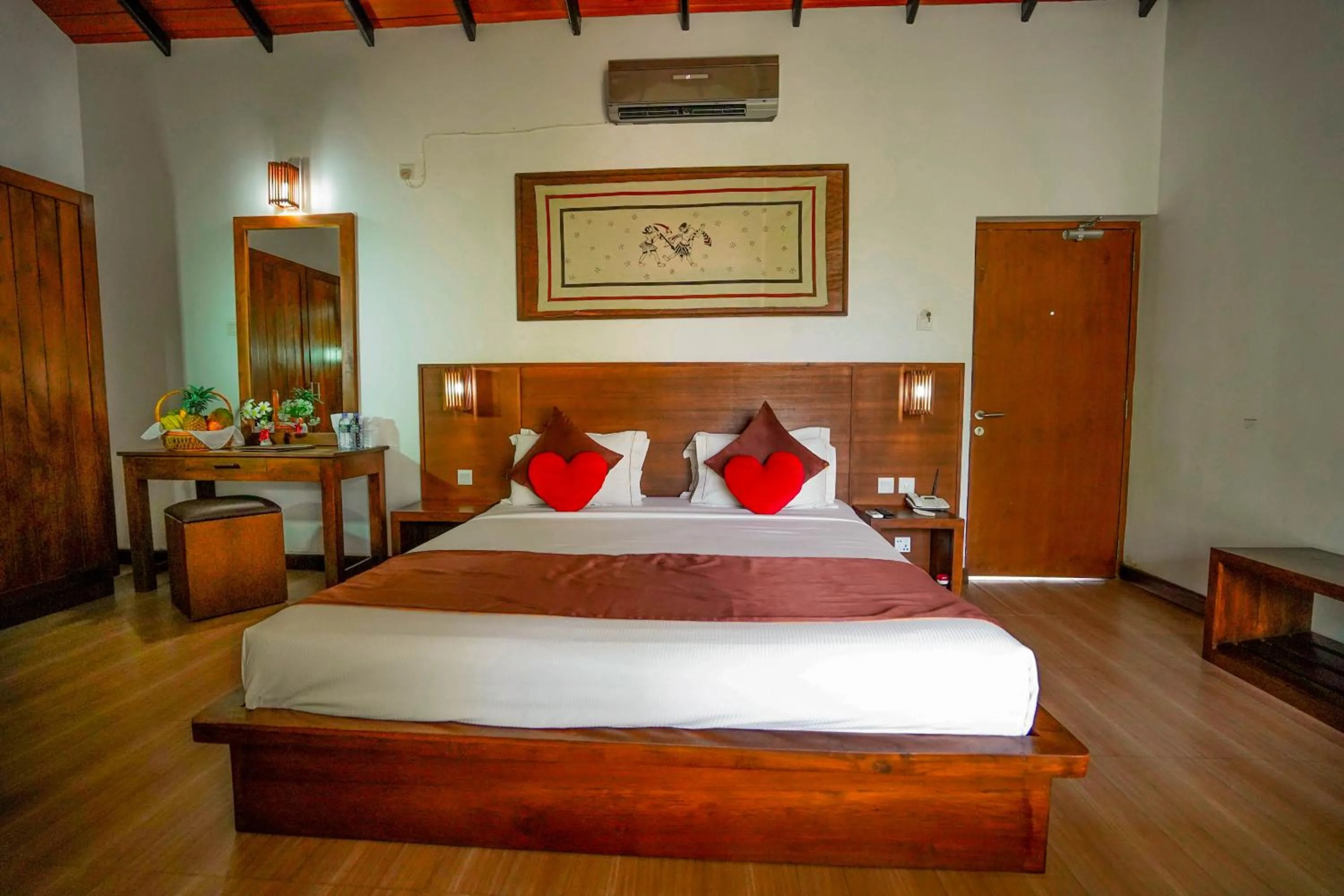 Property building, Bed in Hotel Tamarind Tree