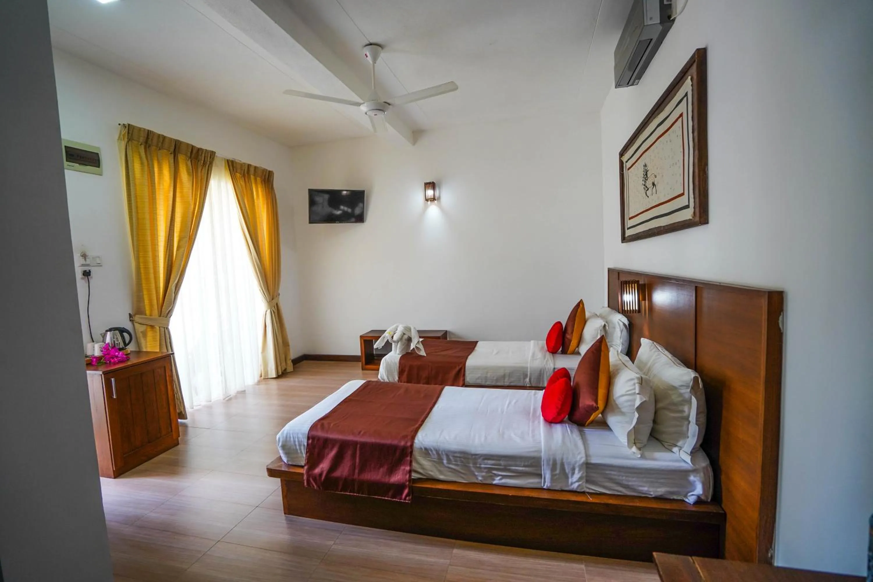 Bedroom, Bed in Hotel Tamarind Tree
