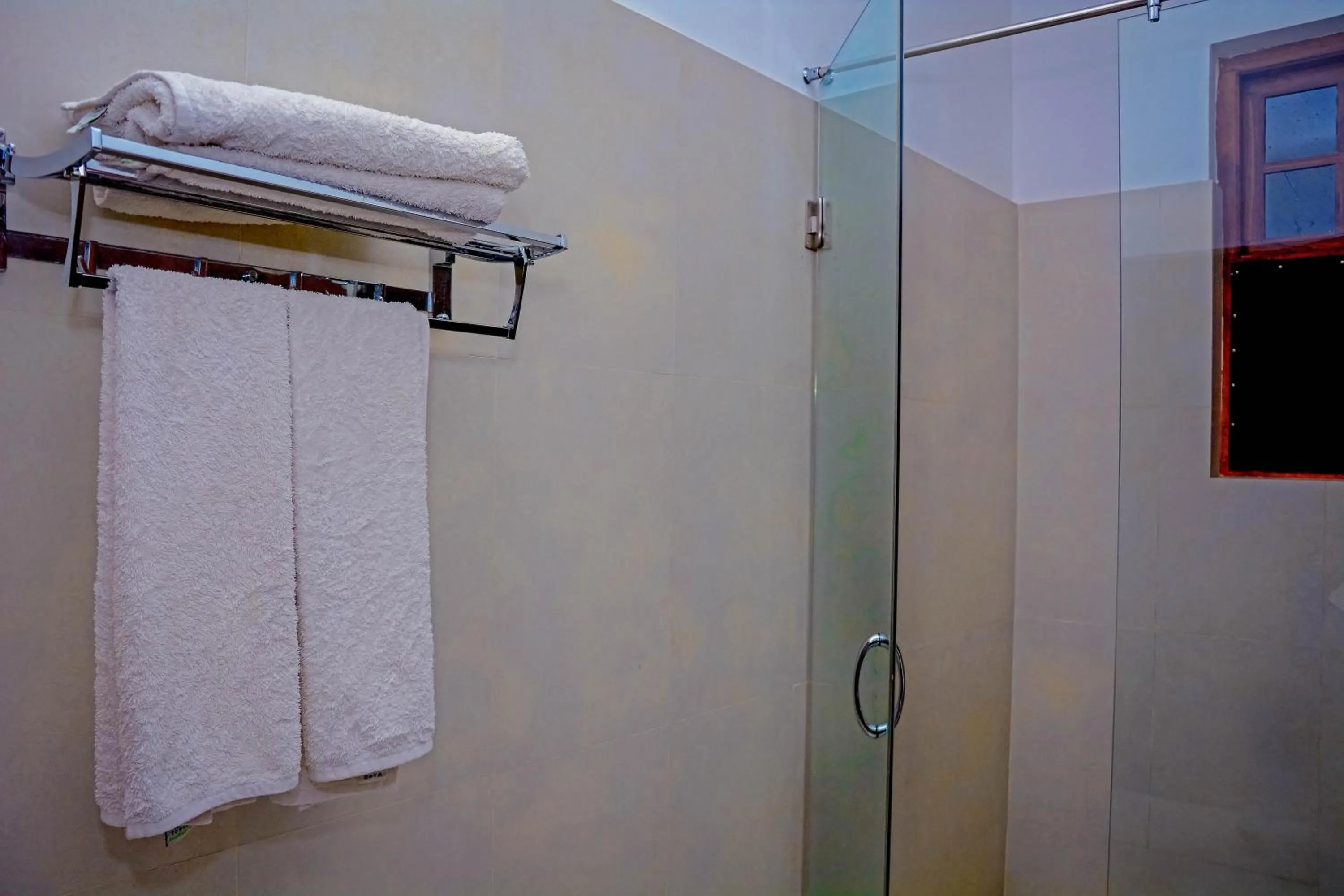 Bathroom in Hotel Tamarind Tree