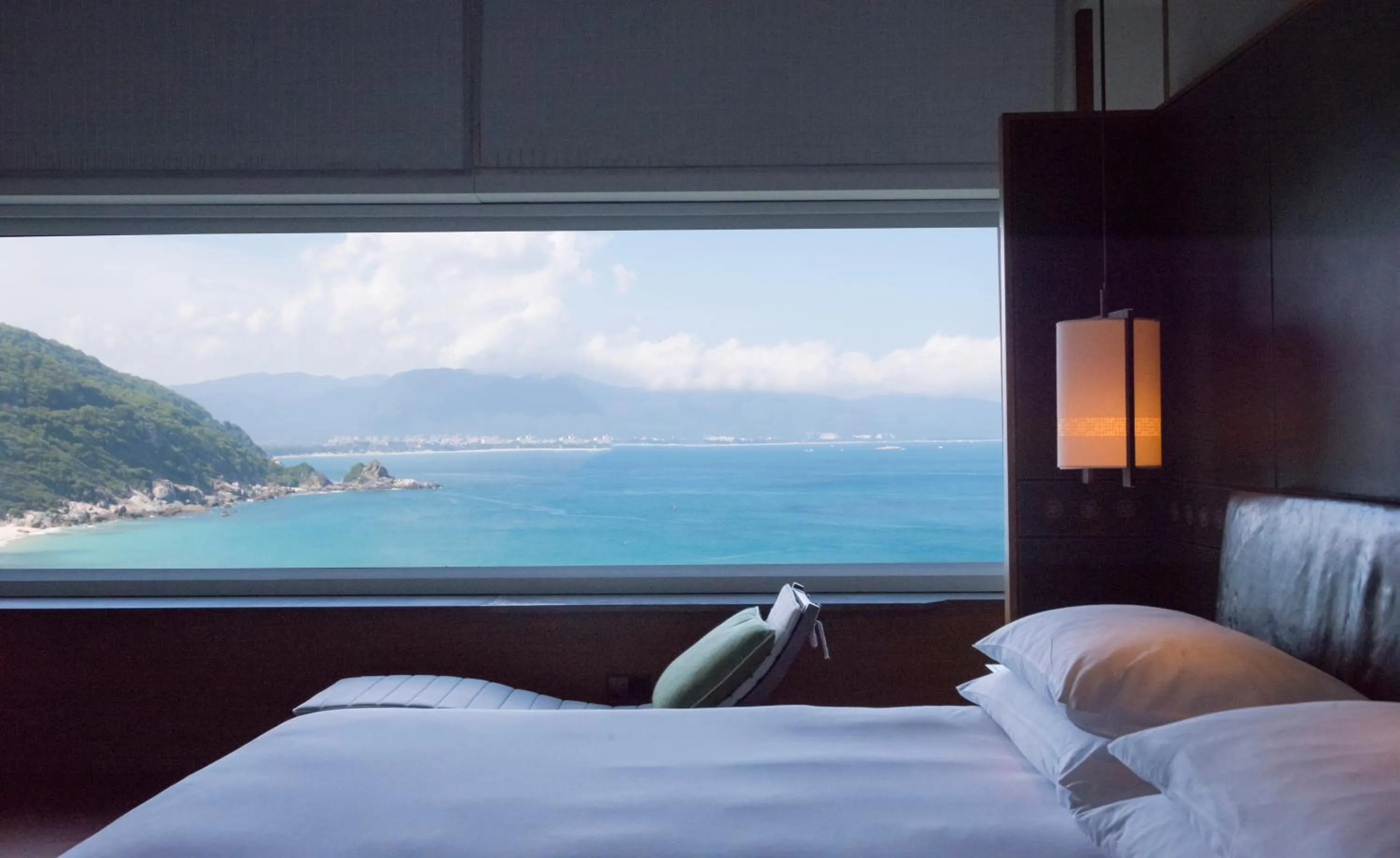 Sea view, Bed in Park Hyatt Sanya Sunny Bay Resort