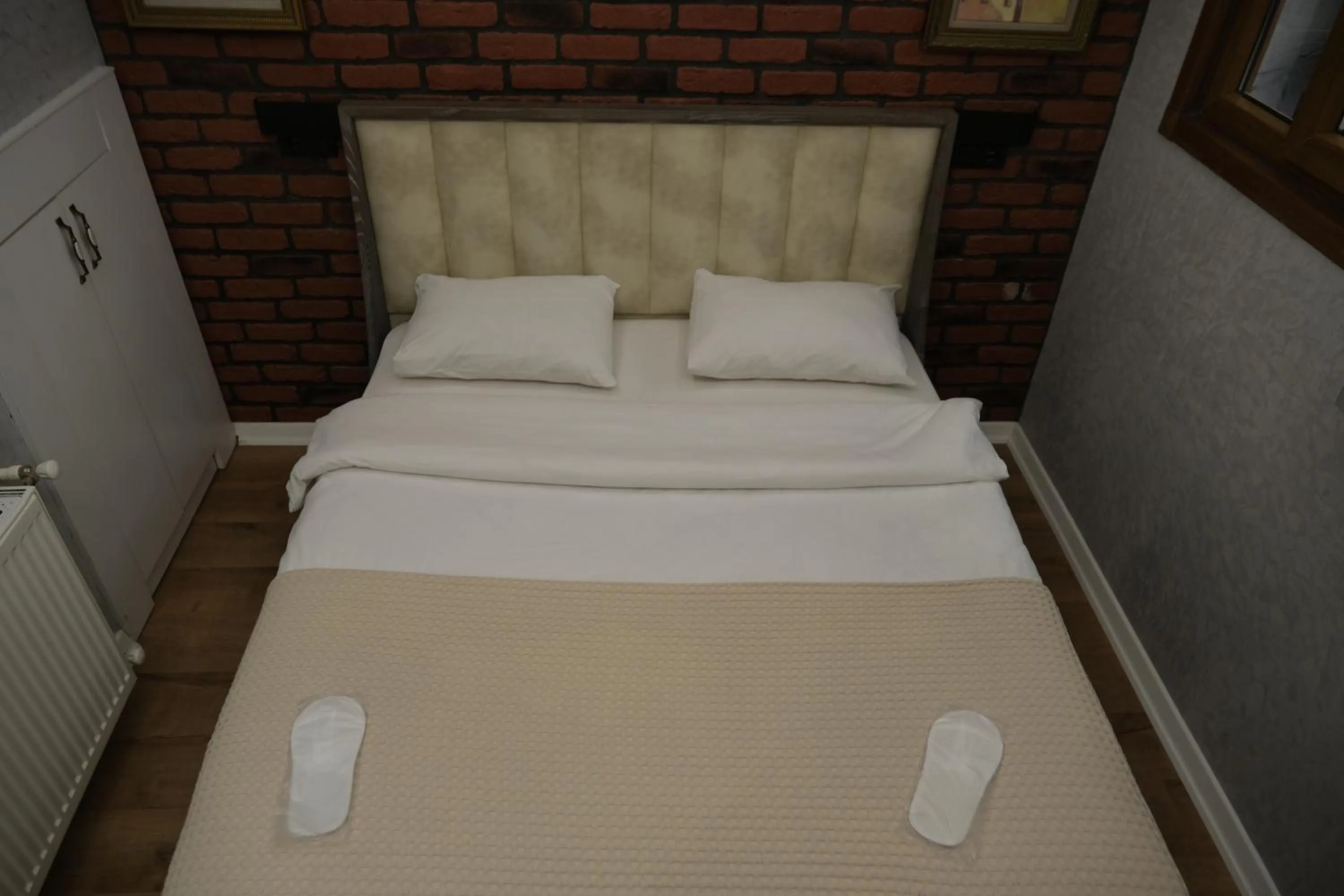 Bed in Taksim Neo Pera Suites