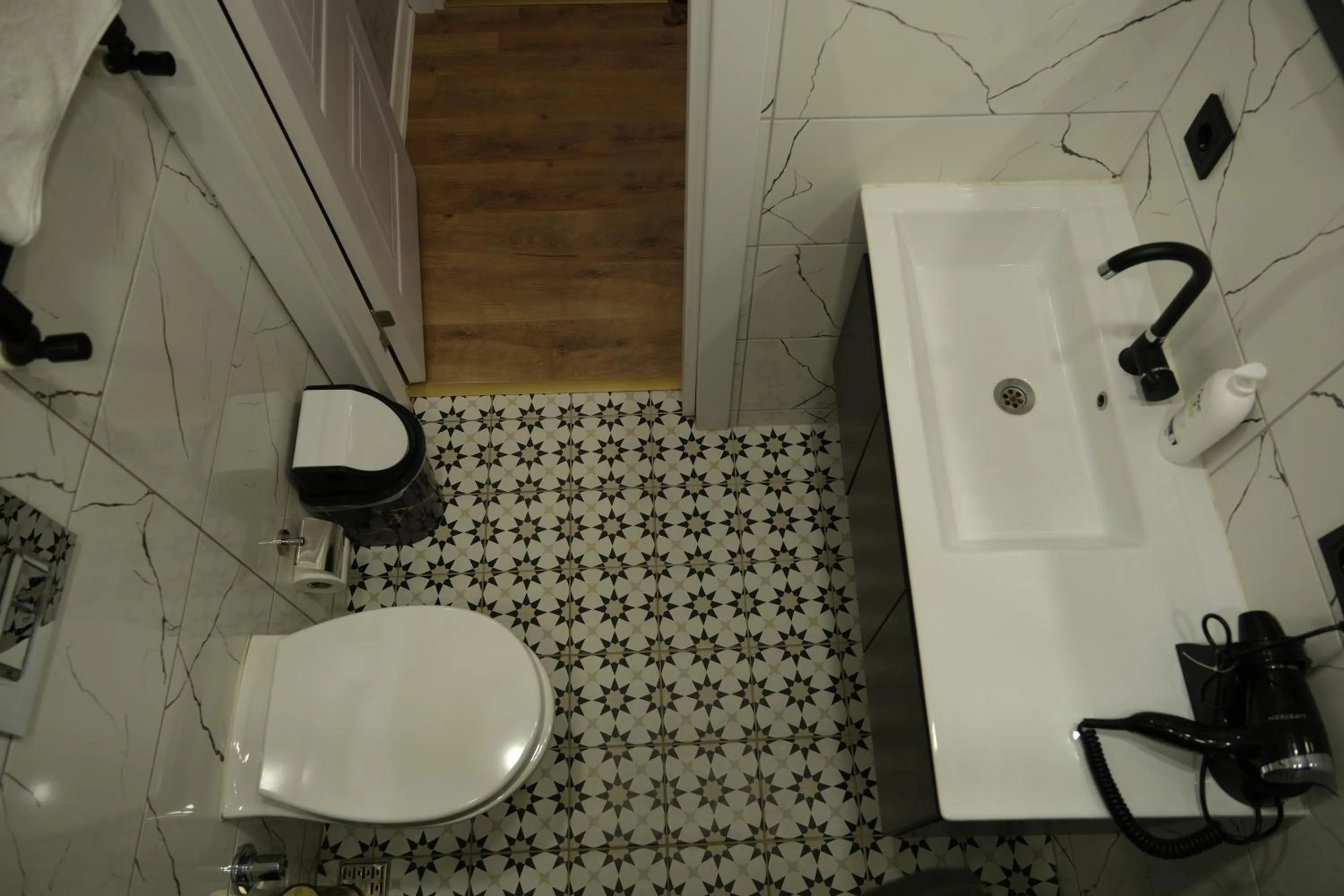 Shower in Taksim Neo Pera Suites