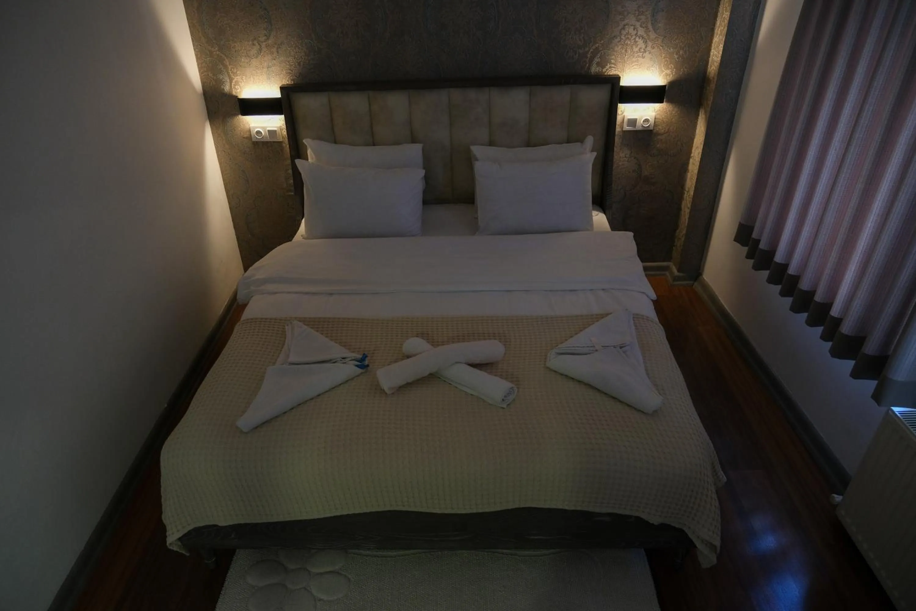 Bed in Taksim Neo Pera Suites