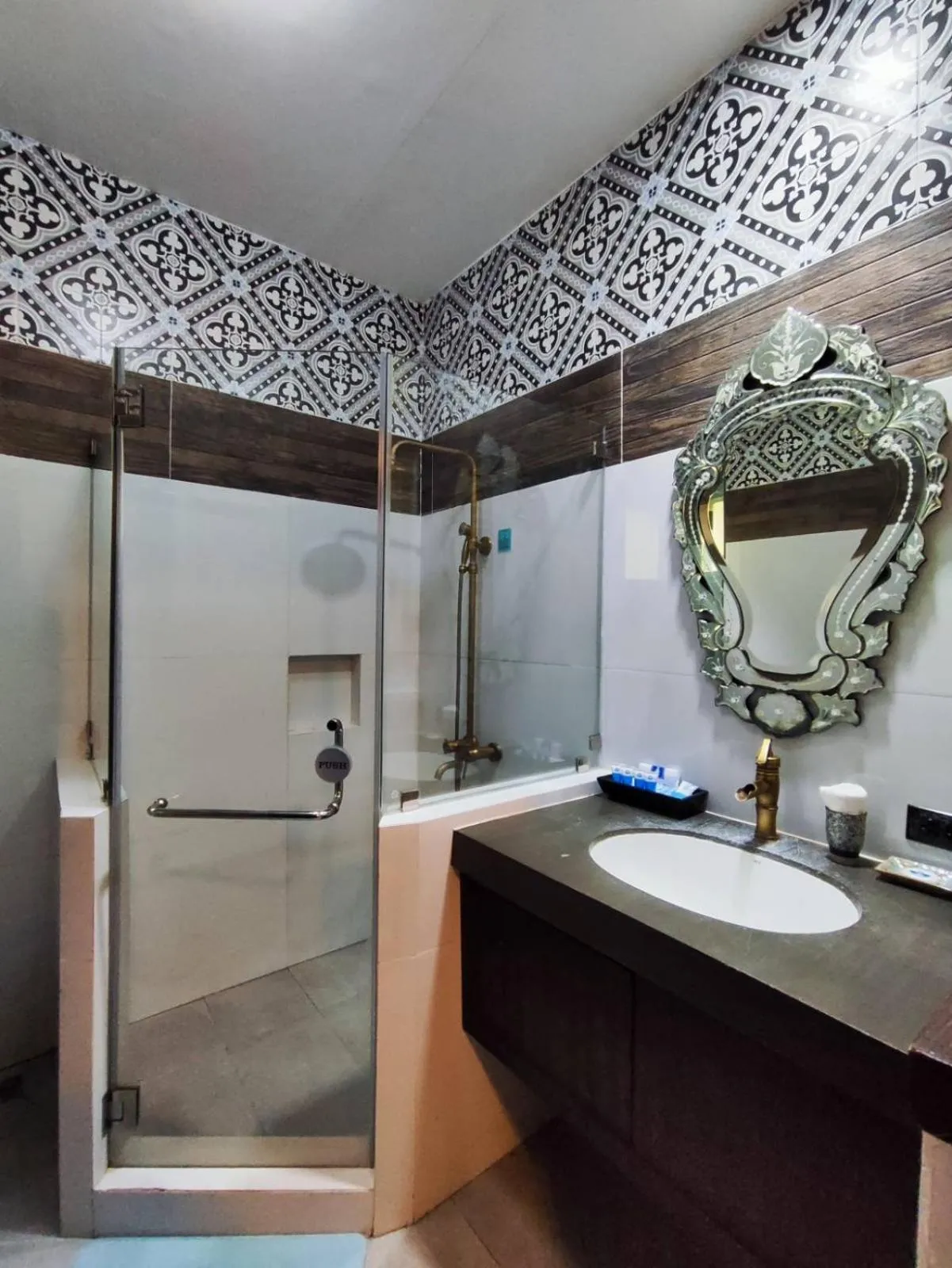 Paradores Del Castillo