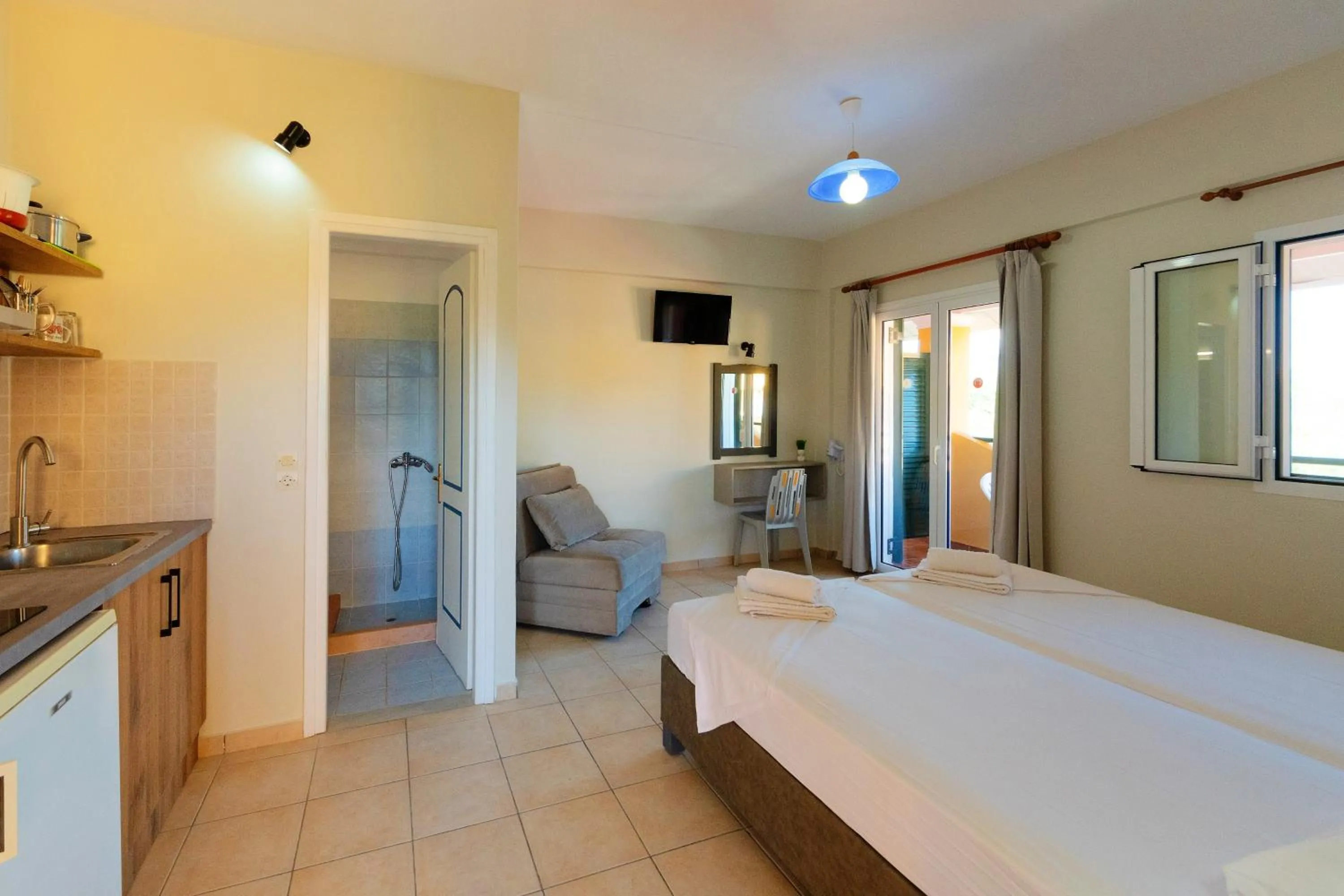 Bathroom, Bed in Nikos Villas