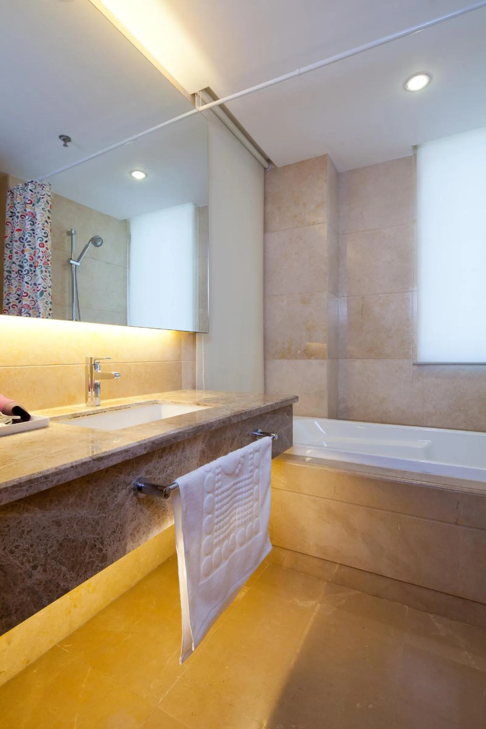 Bathroom in Beijing Xinxiang Yayuan Apartment (Sanlitun)