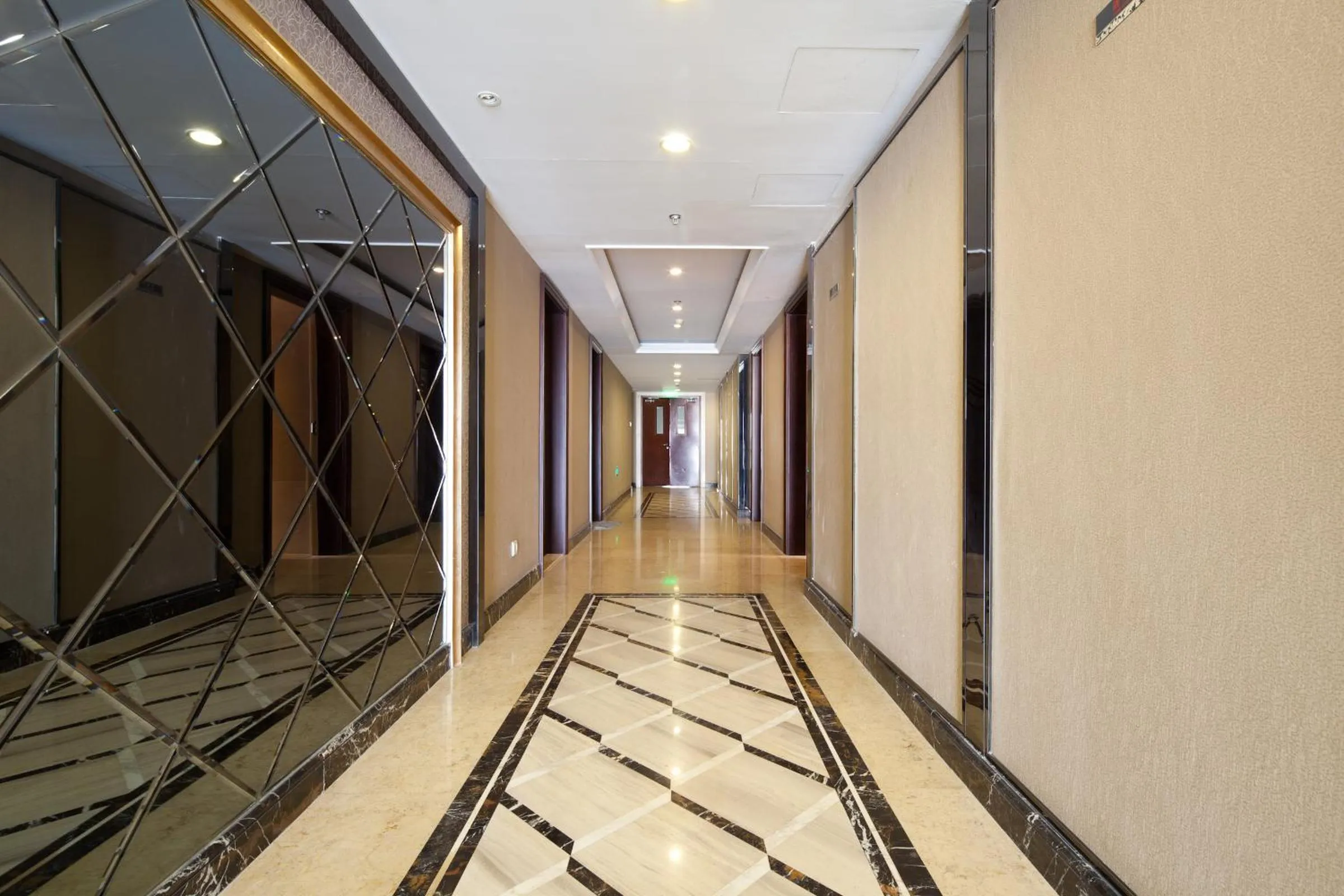 Facade/entrance in Beijing Xinxiang Yayuan Apartment (Sanlitun)