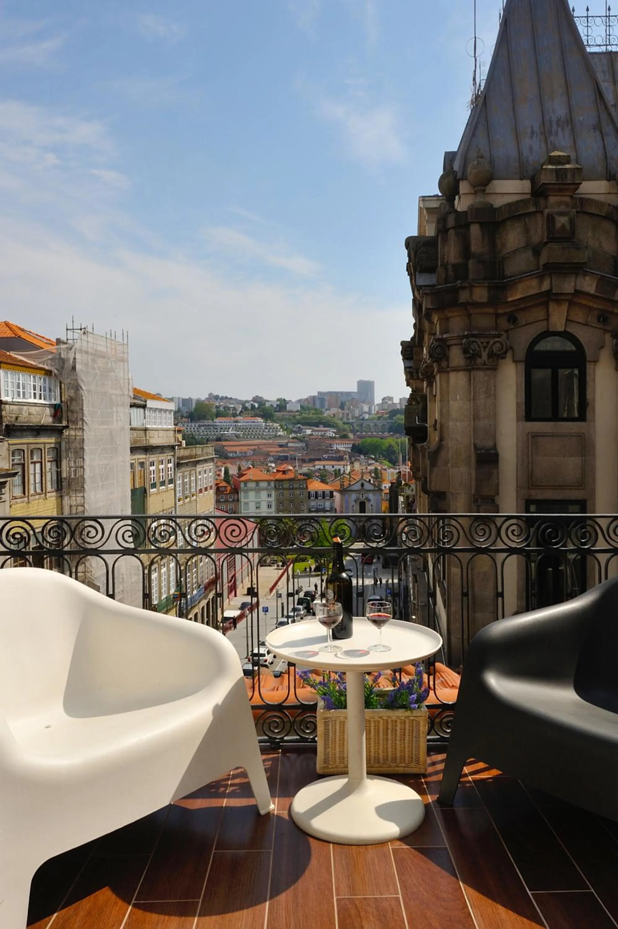 Balcony/Terrace in Largo São Domingos by Innapartments