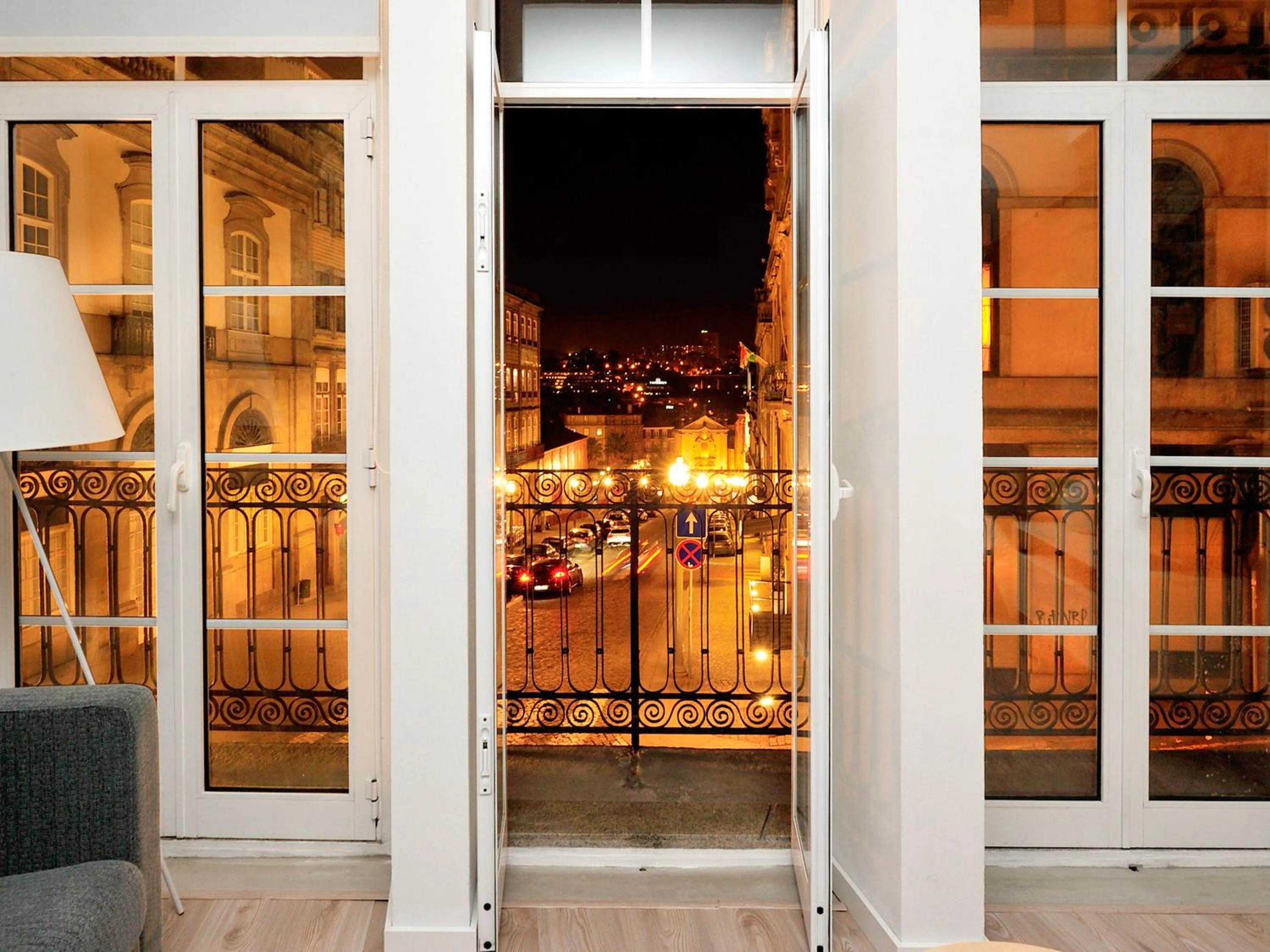 Balcony/Terrace in Largo São Domingos by Innapartments