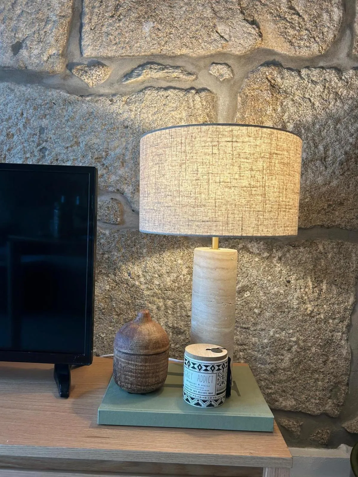 Living room in Largo São Domingos by Innapartments