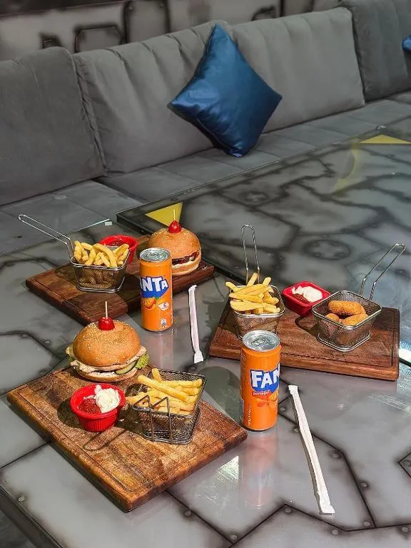 Restaurant/places to eat in Olive Garden Baku Hotel