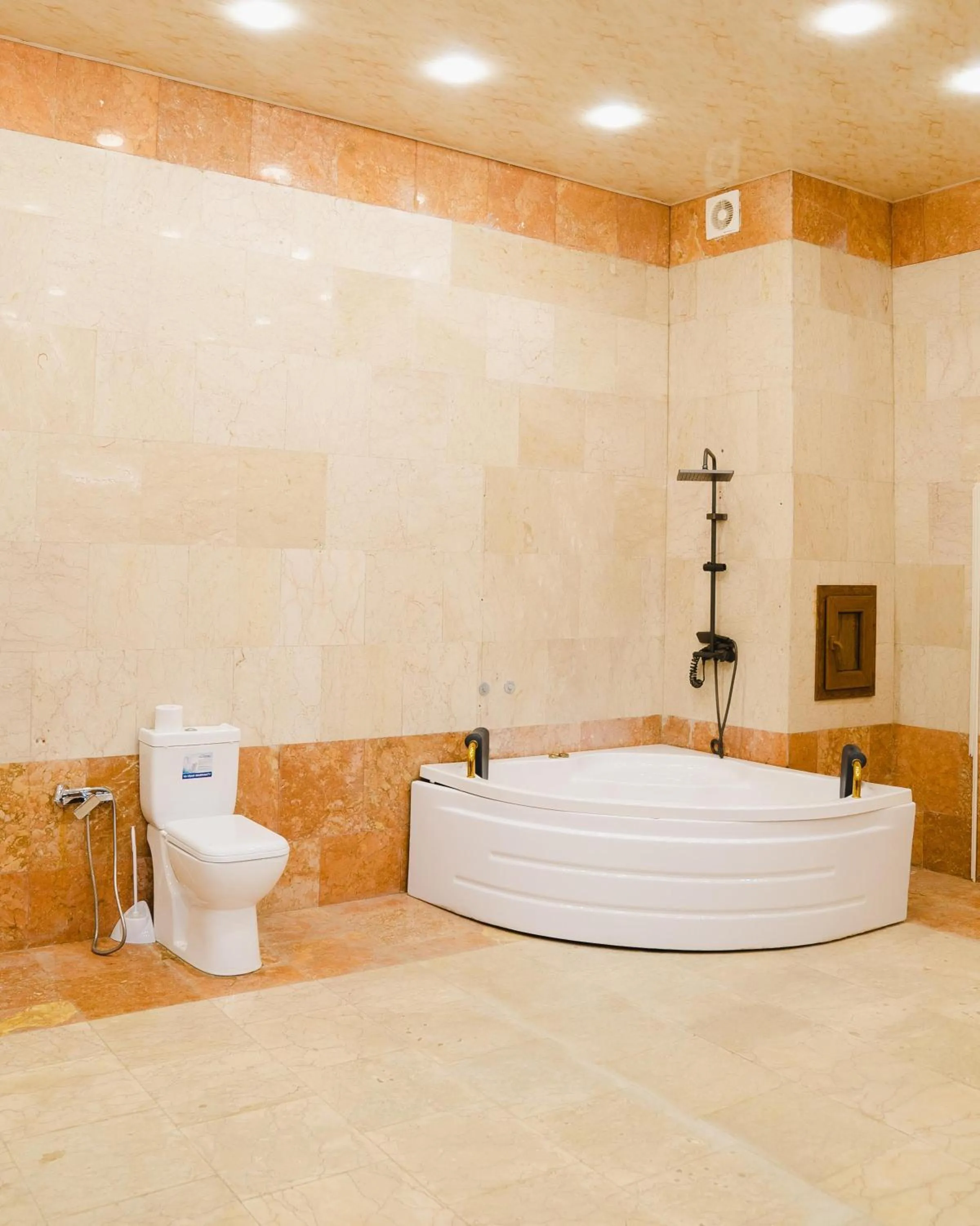 Toilet in Olive Garden Baku Hotel