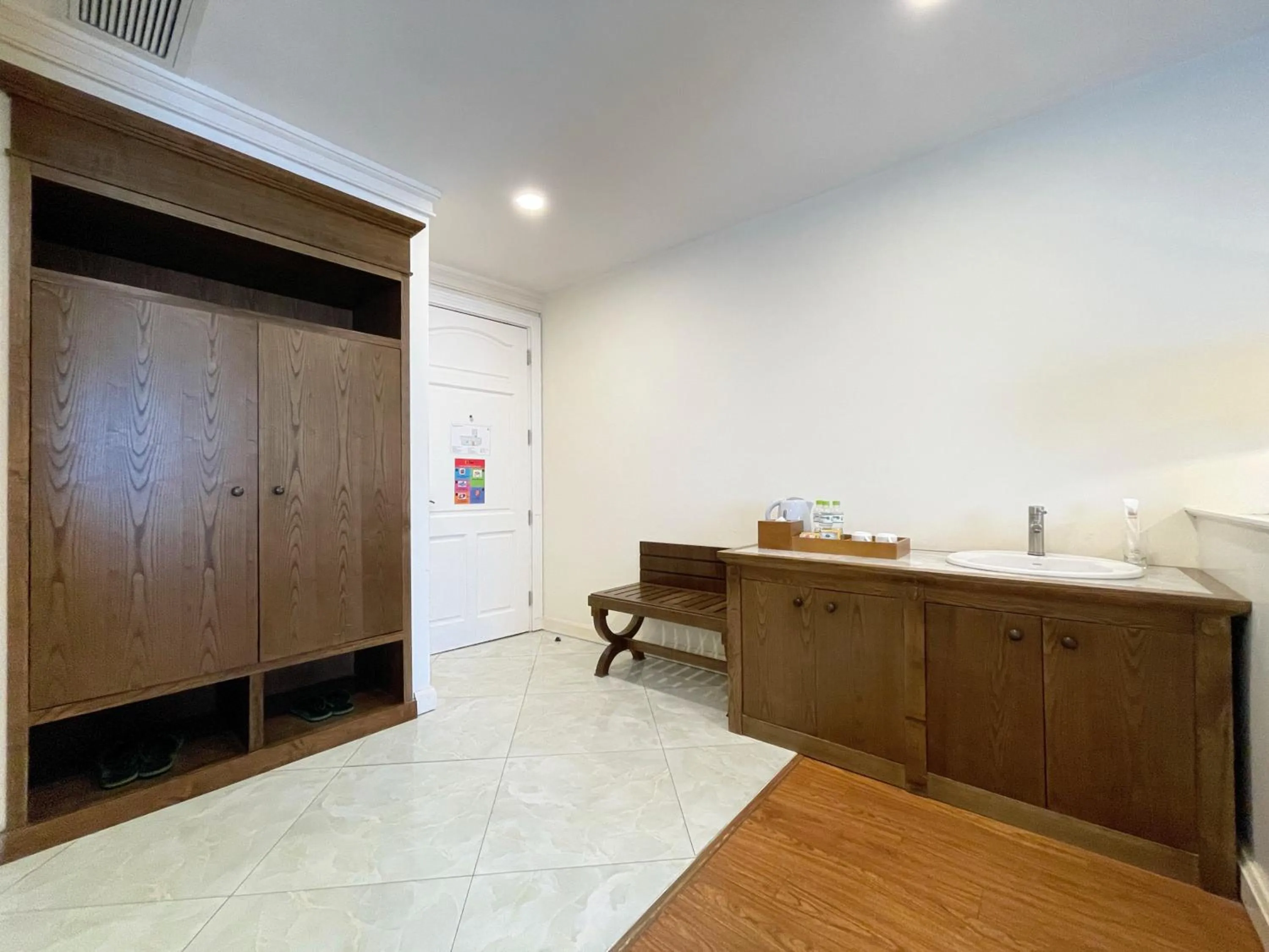 wardrobe in Phoenix Hotel Vung Tau