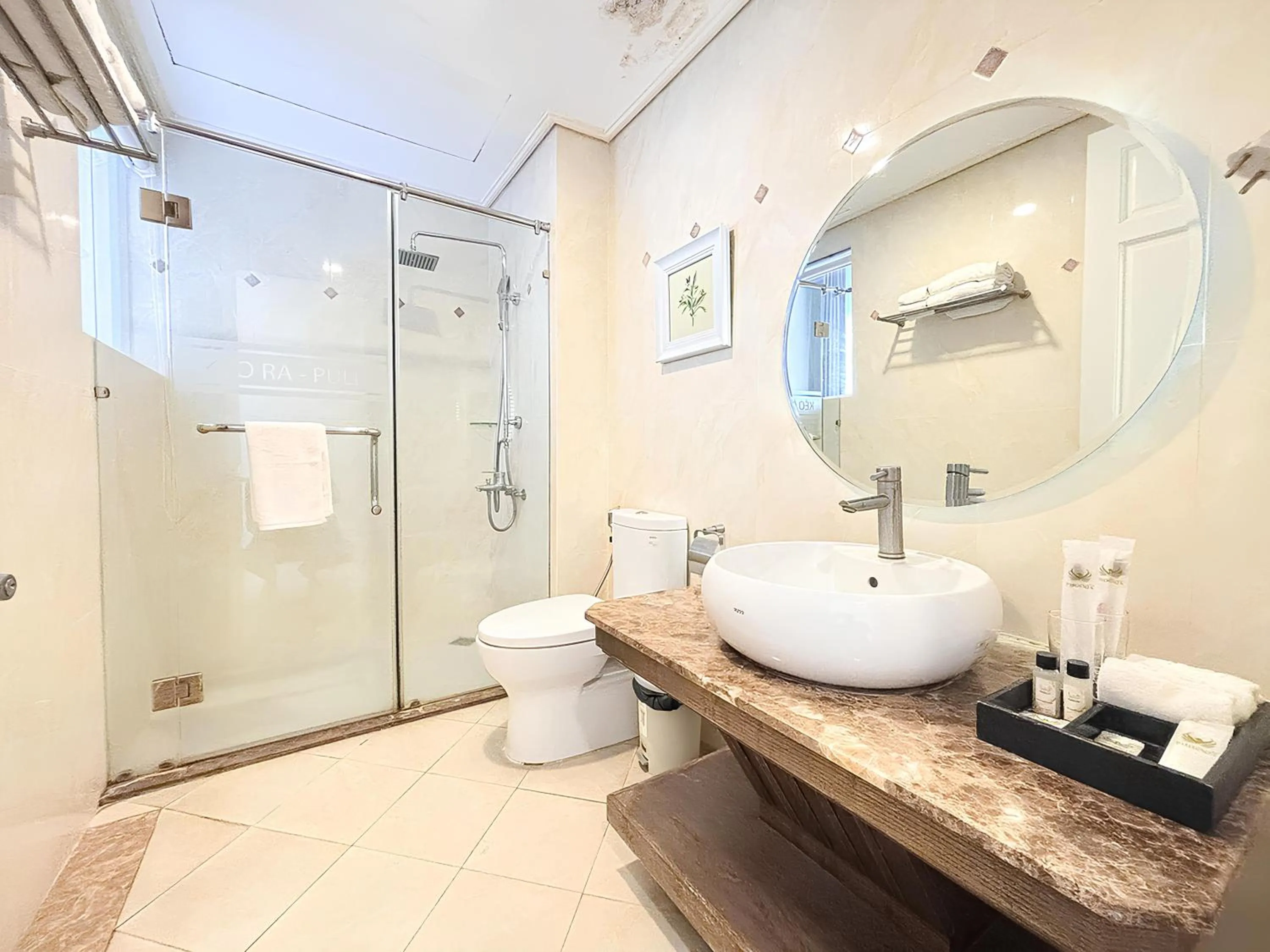 Shower in Phoenix Hotel Vung Tau