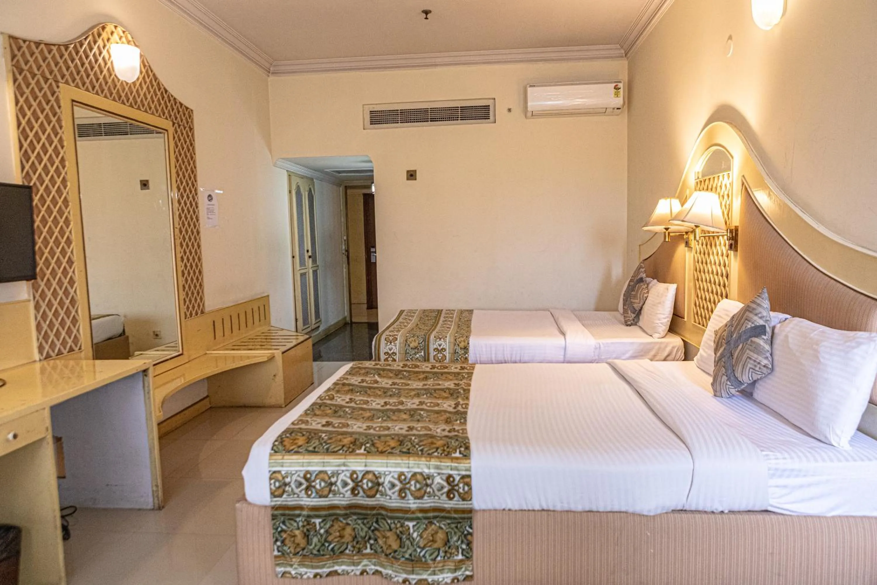 Bedroom, Bed in HOTEL BASERAa