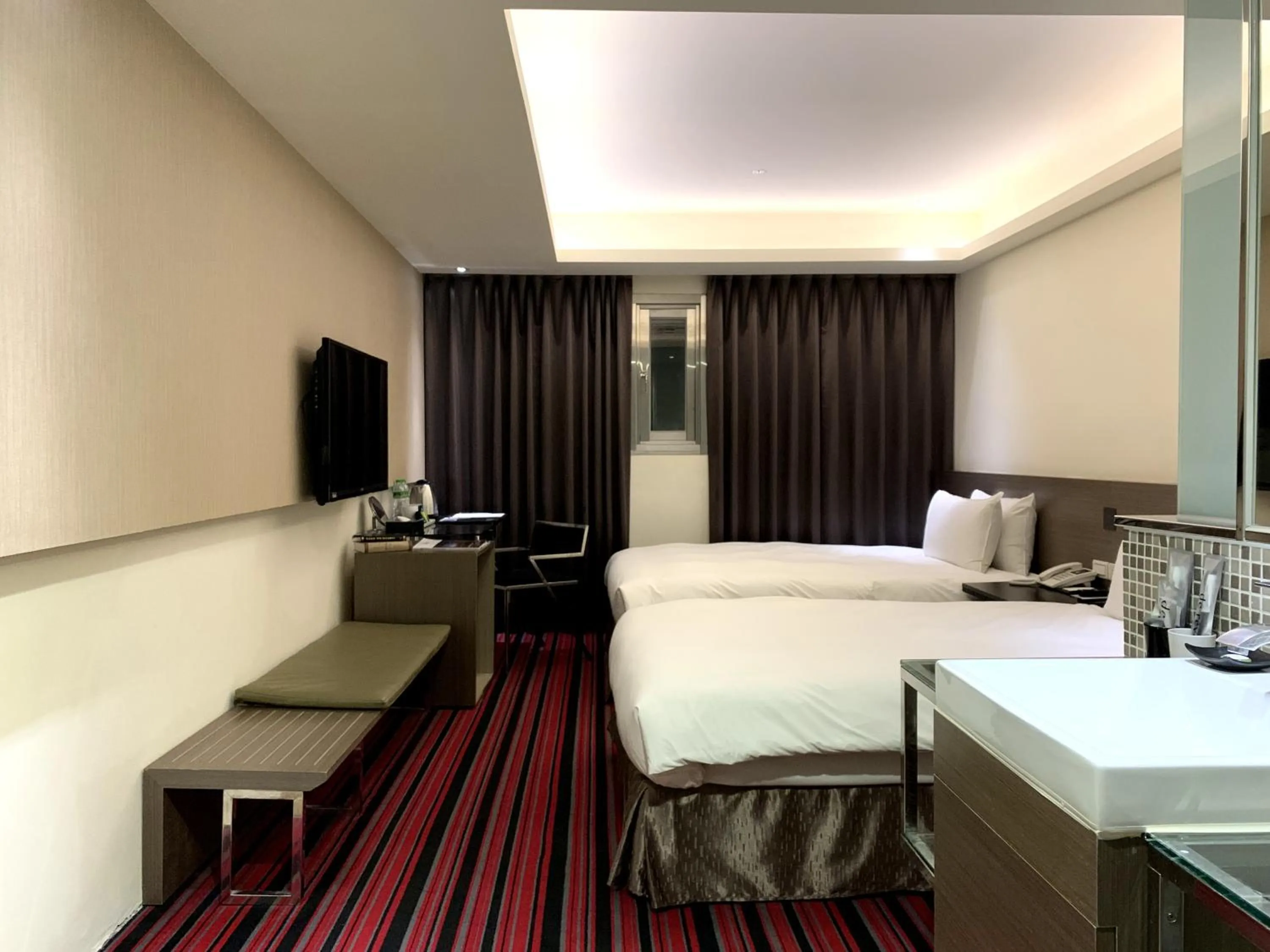 Photo of the whole room, Bed in de rěve Express Hotel