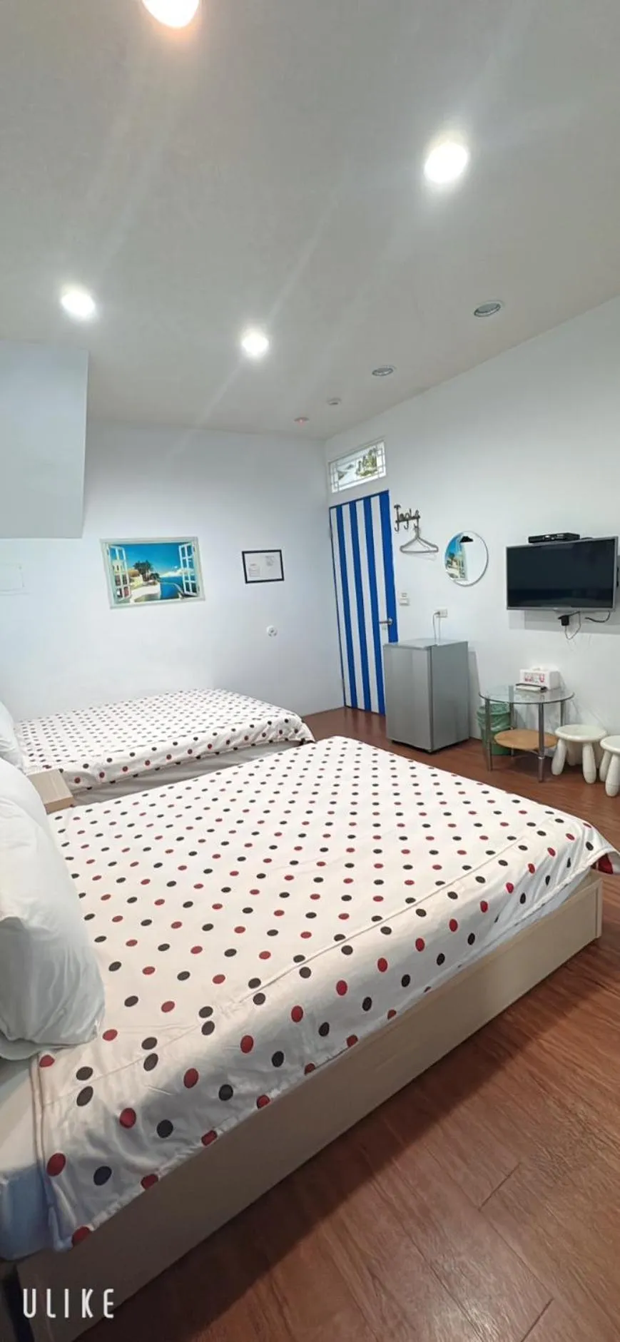 Bed in Free World B&B