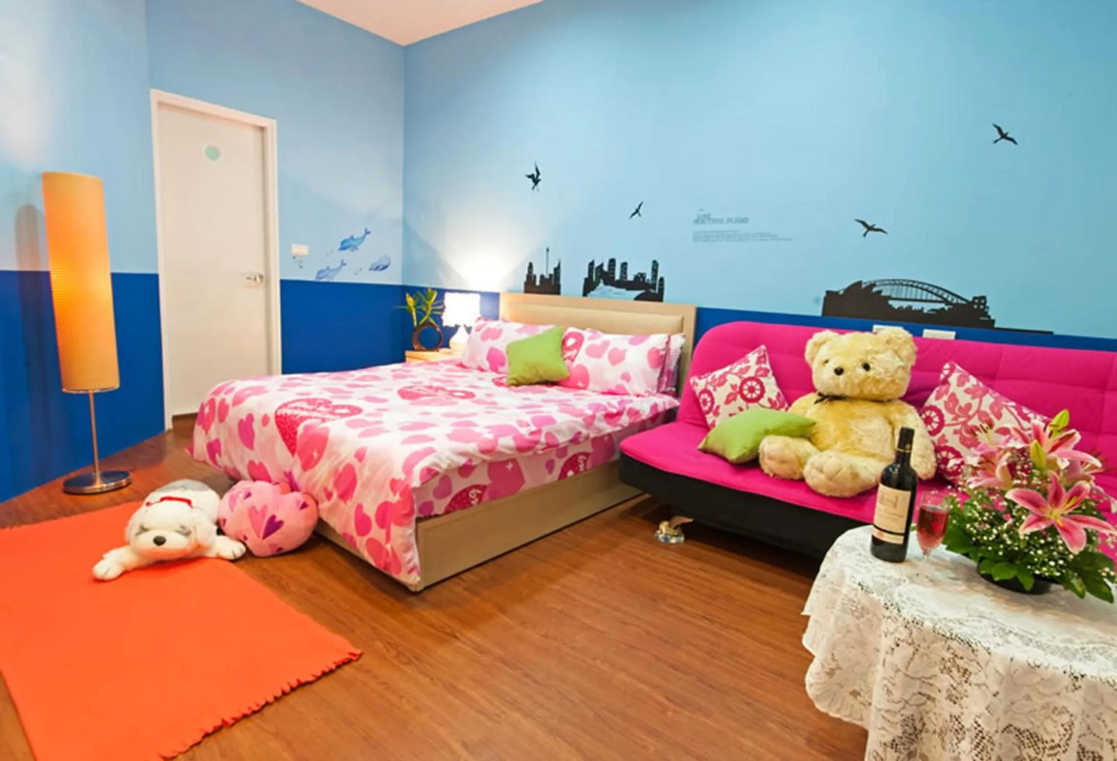 Bed in Free World B&B