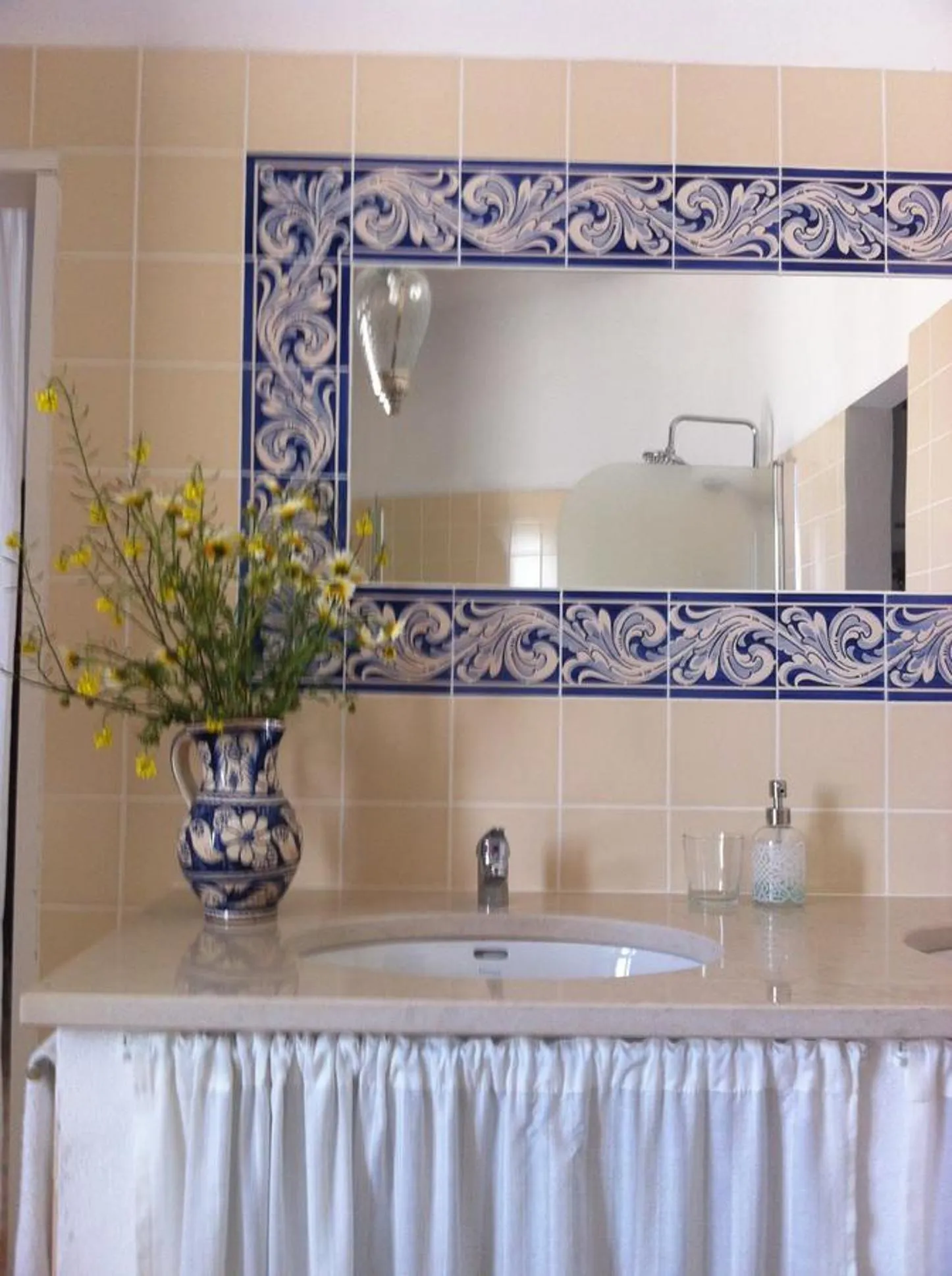 Bathroom in Casa Largo do Poço Guesthouse