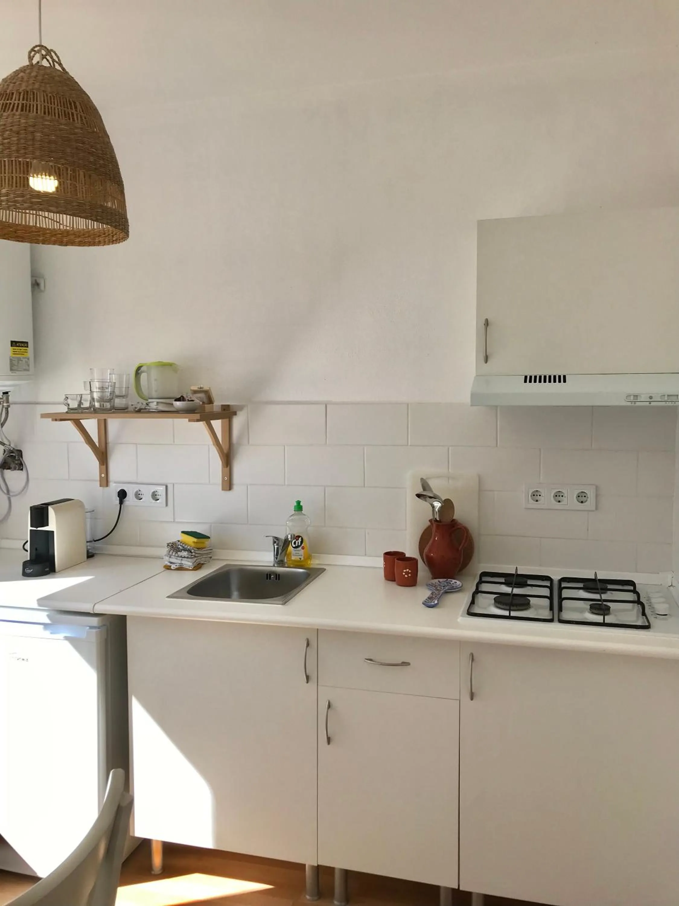 Kitchen or kitchenette in Casa Largo do Poço Guesthouse