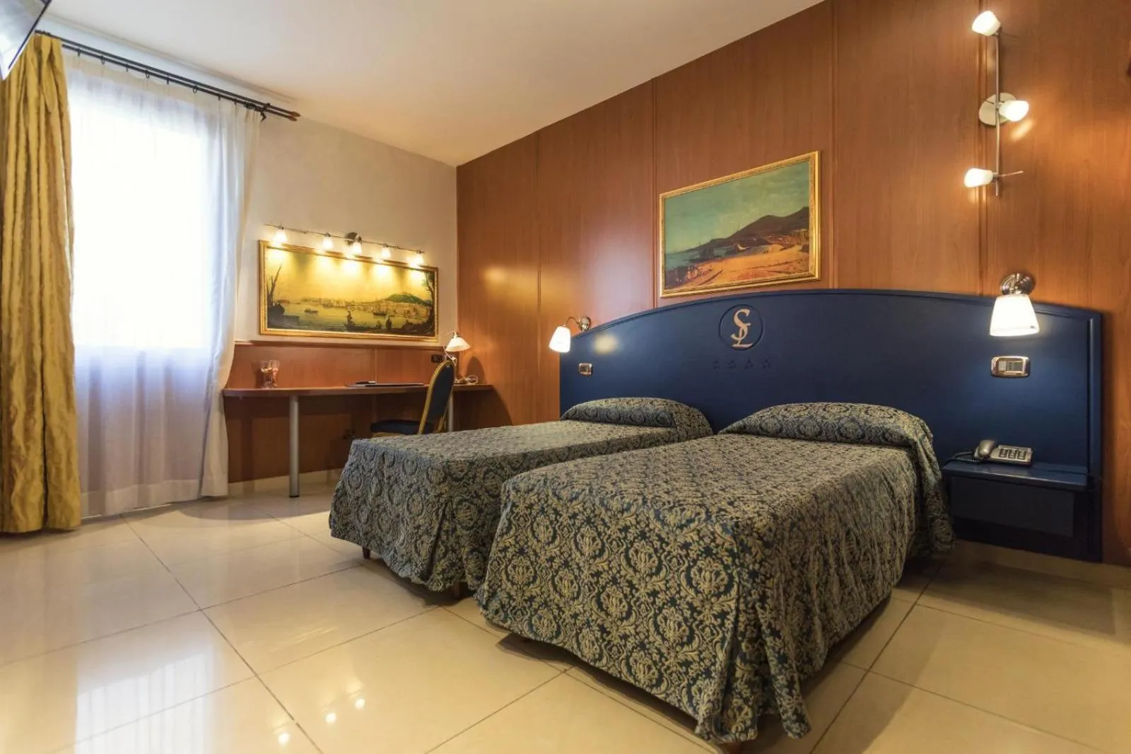 Bedroom, Bed in Hotel San Luca