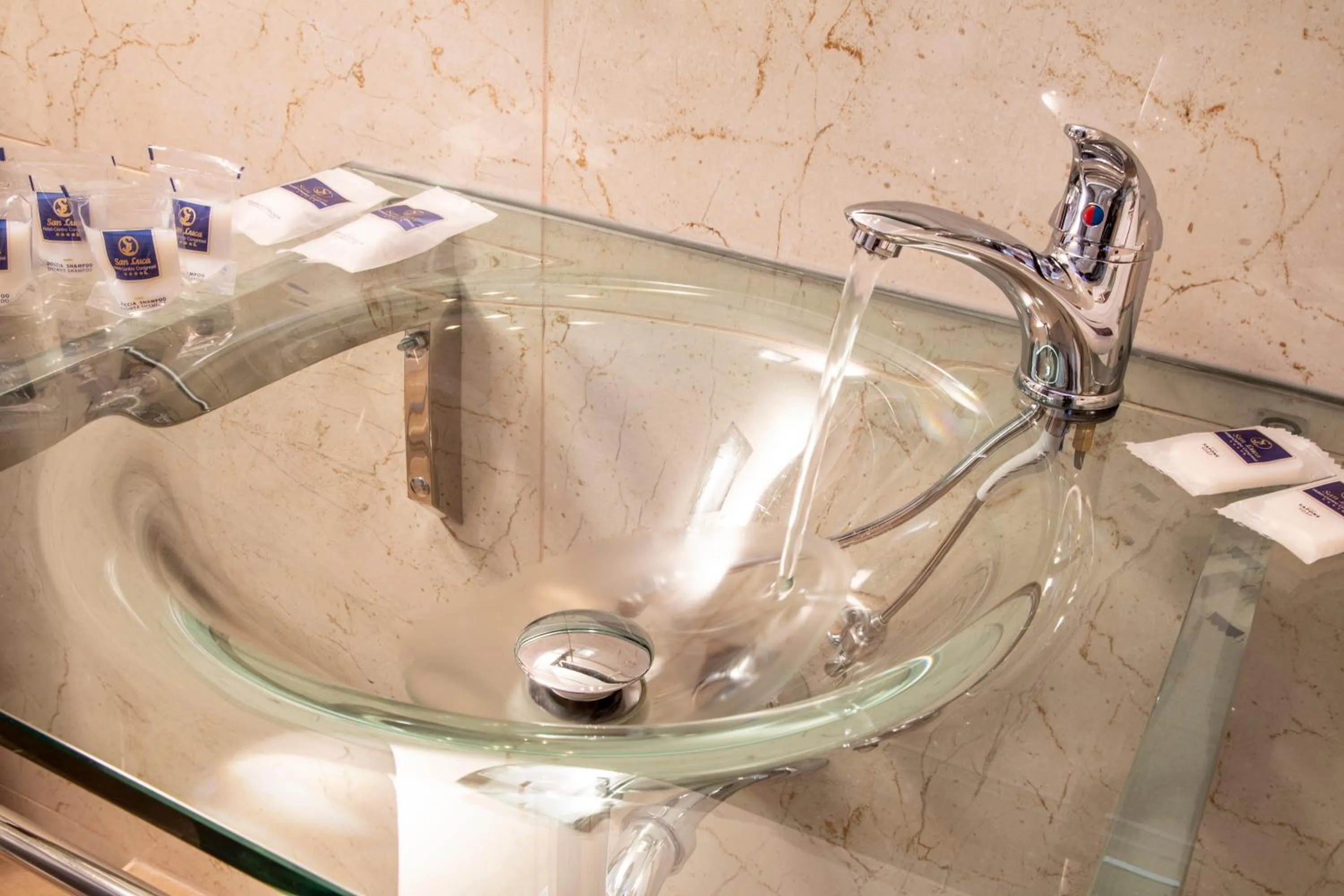 Bathroom in Hotel San Luca