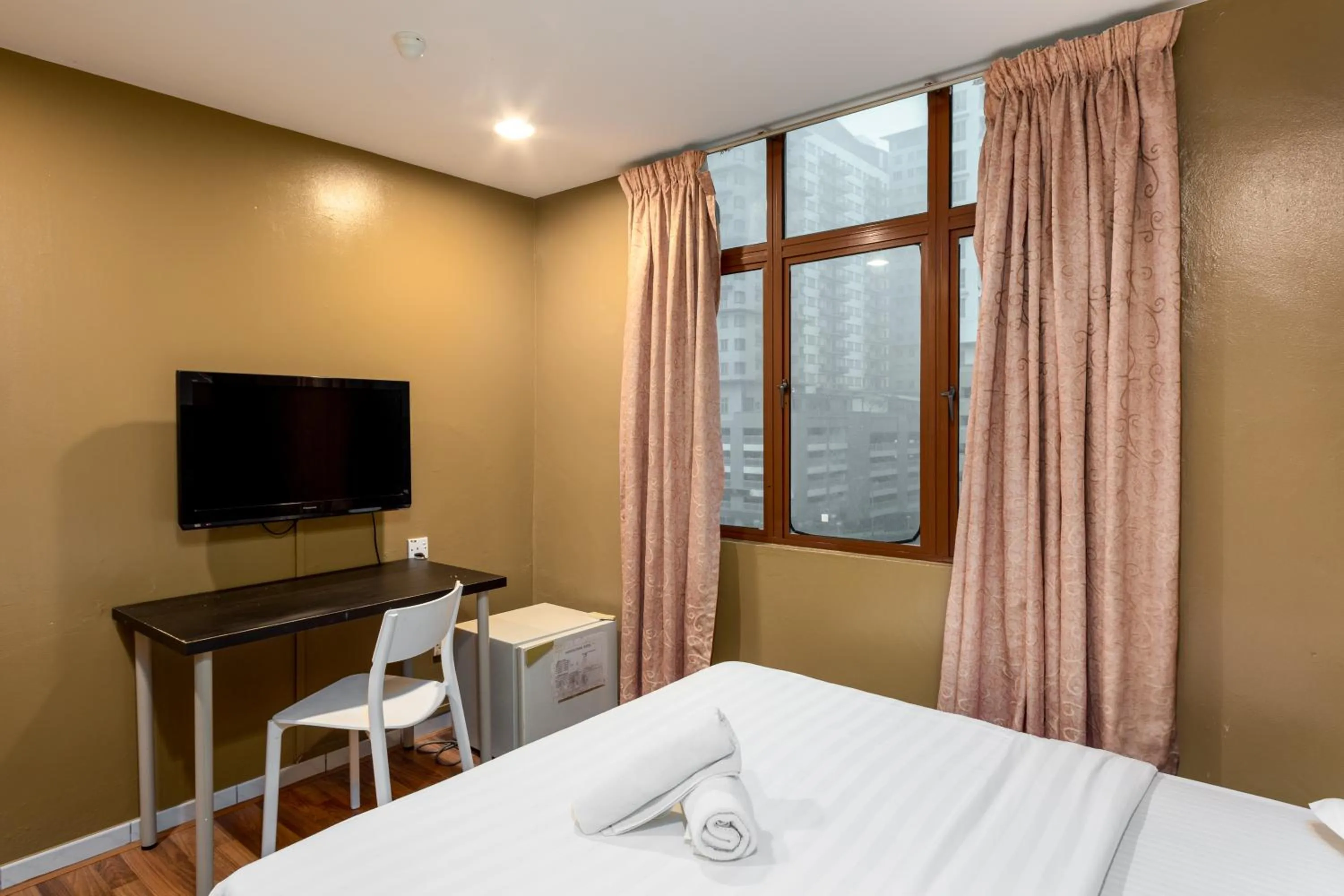 Bed in Subang Park Hotel