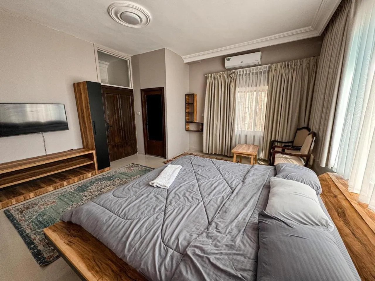 Photo of the whole room, Bed in Beit Ahlan