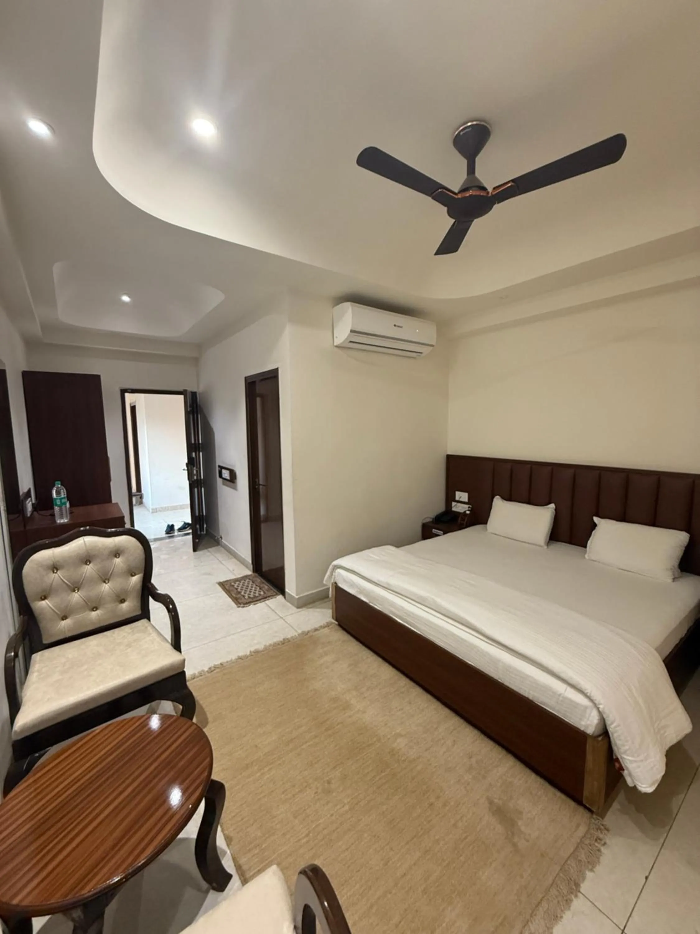 Deluxe Double Room in ISKCON Prayagraj Guest House