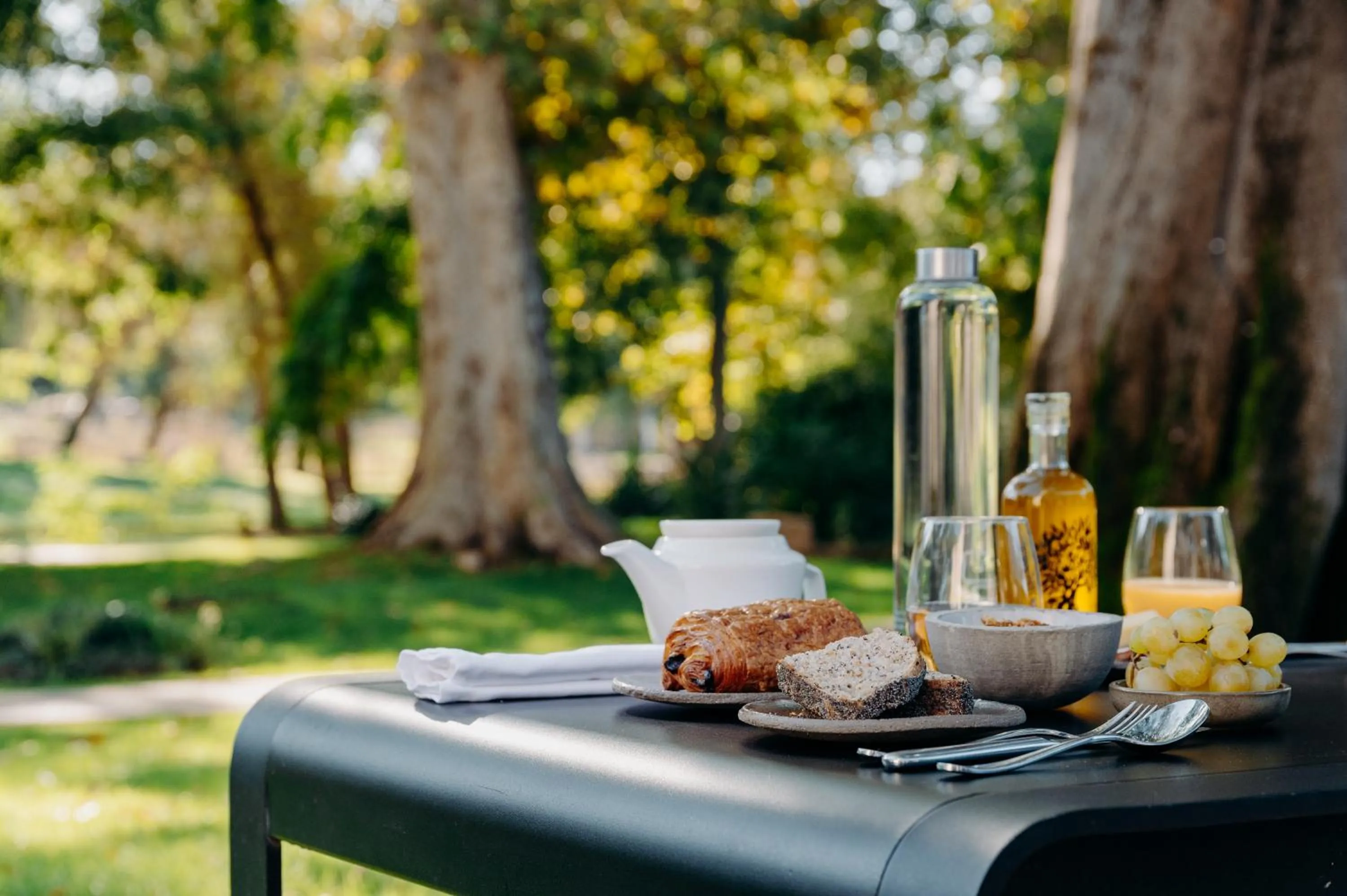Buffet breakfast in Hôtel Domaine de Biar