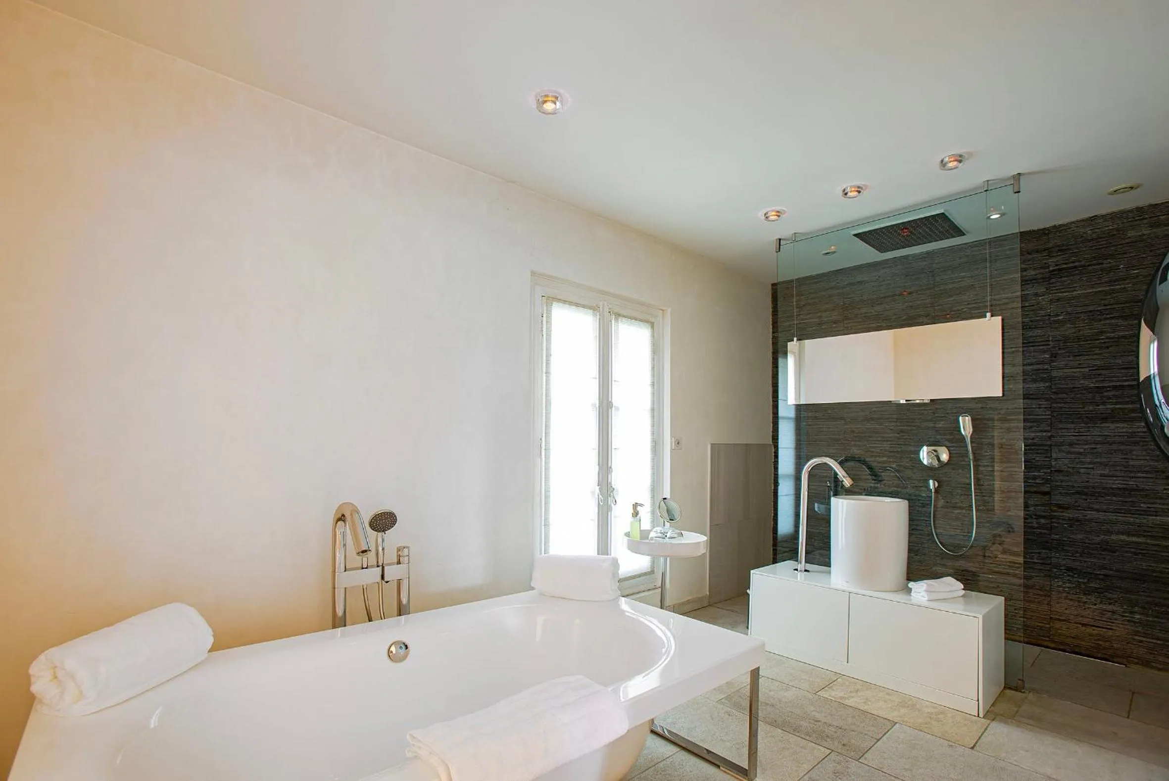 Bathroom, Bed in Hôtel Domaine de Biar