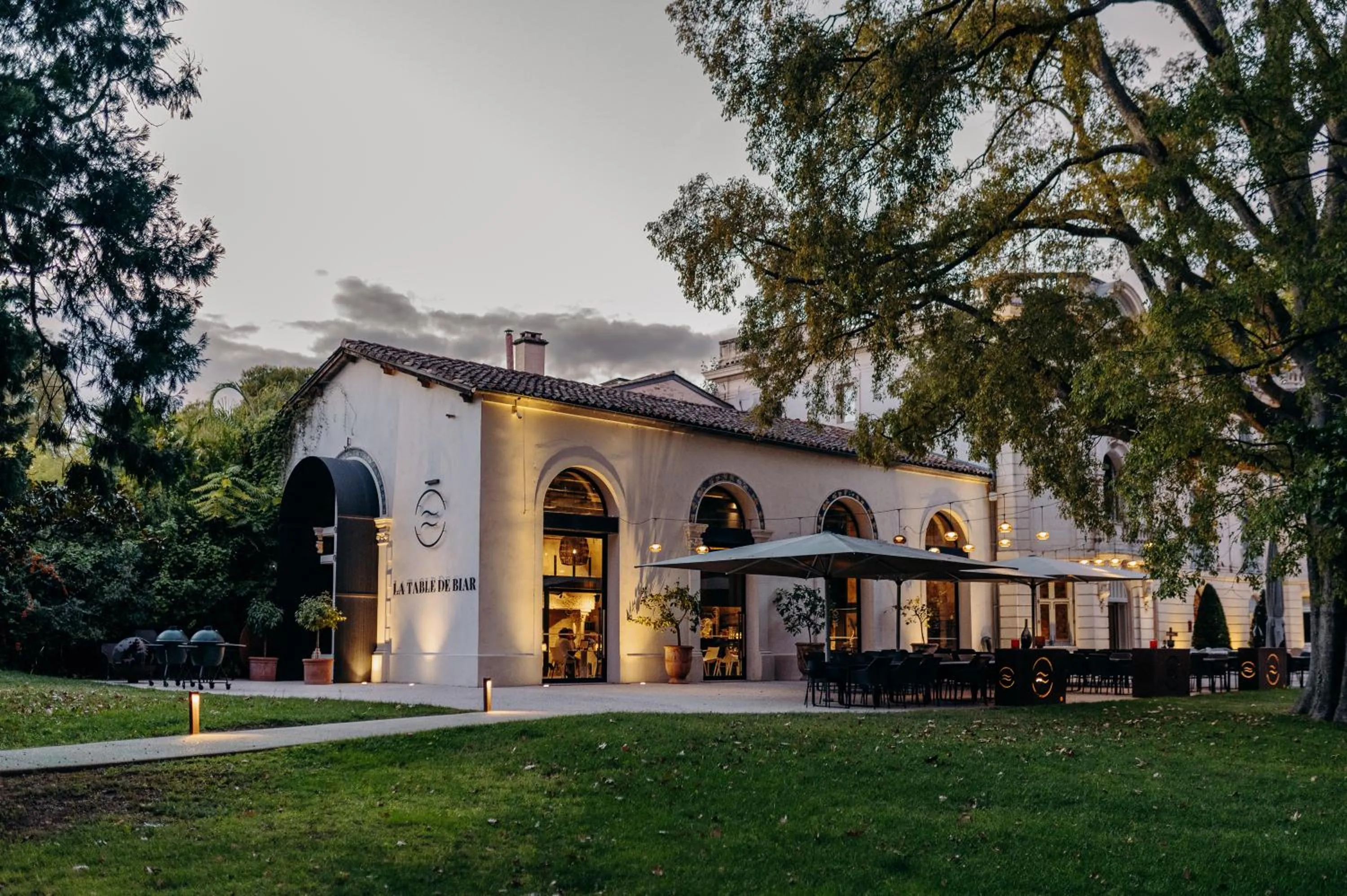 Patio in Hôtel Domaine de Biar