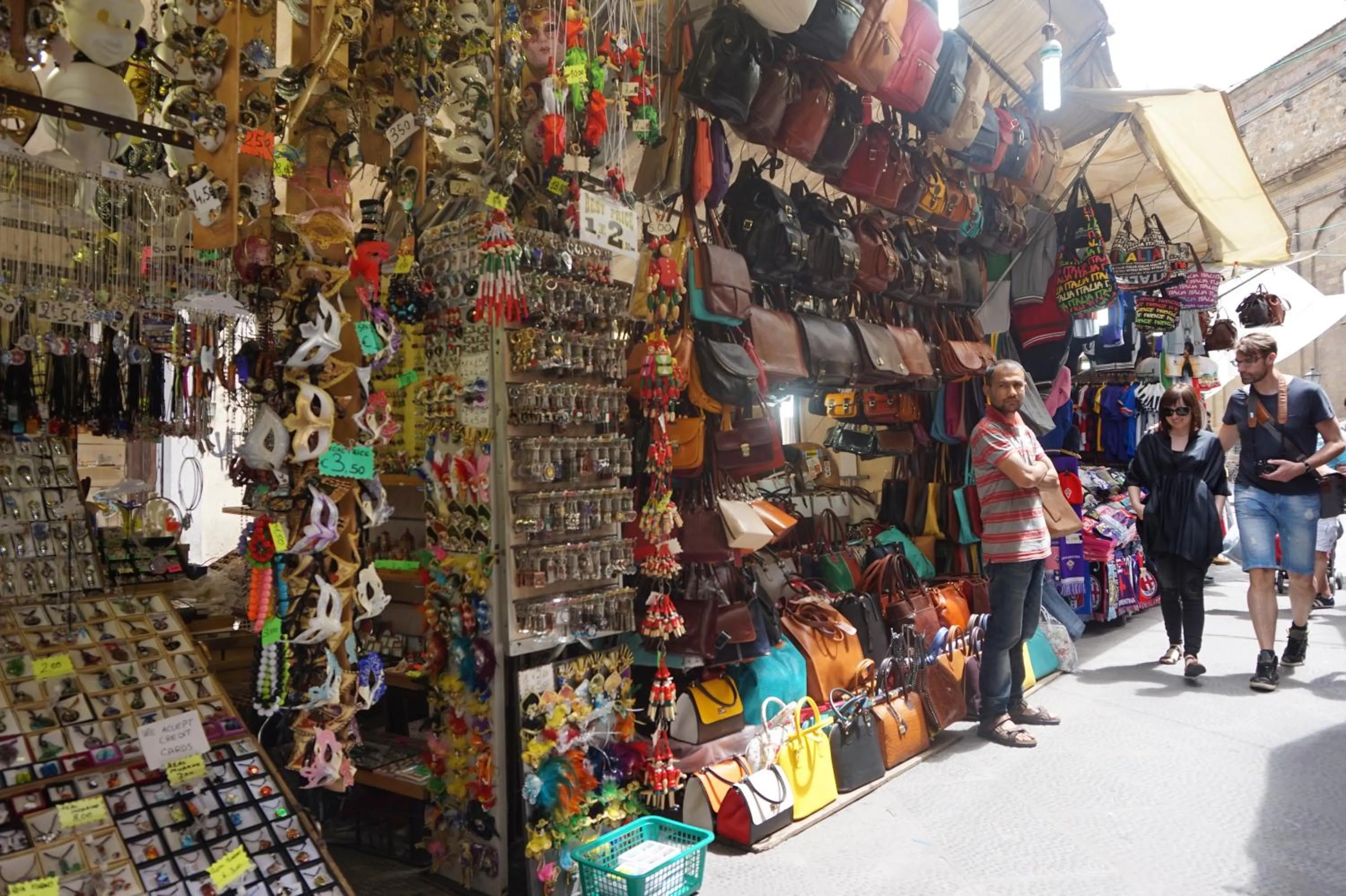 Shopping Area in B&B Oliver