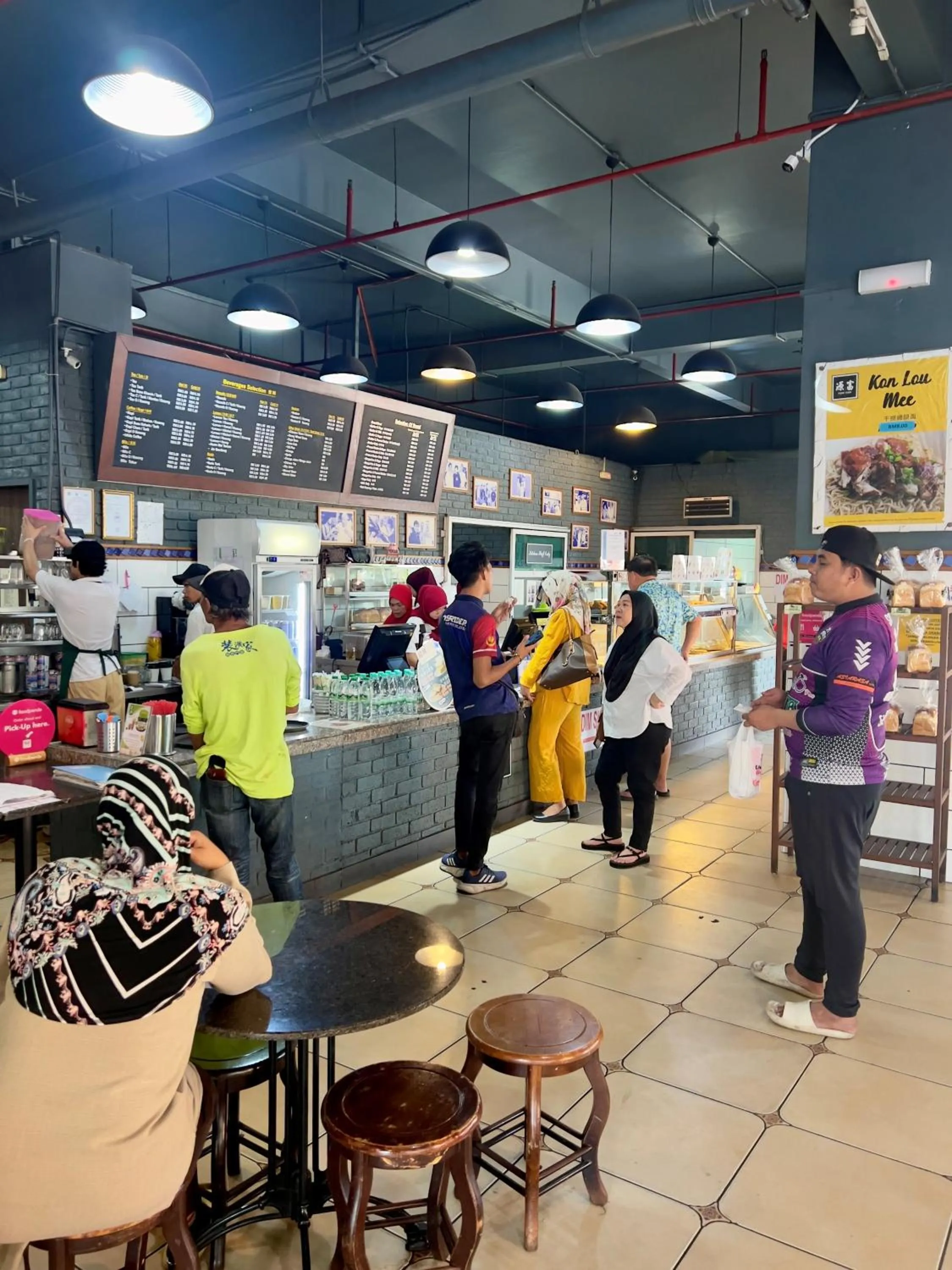 Restaurant/places to eat in Pan Borneo Hotel Kota Kinabalu