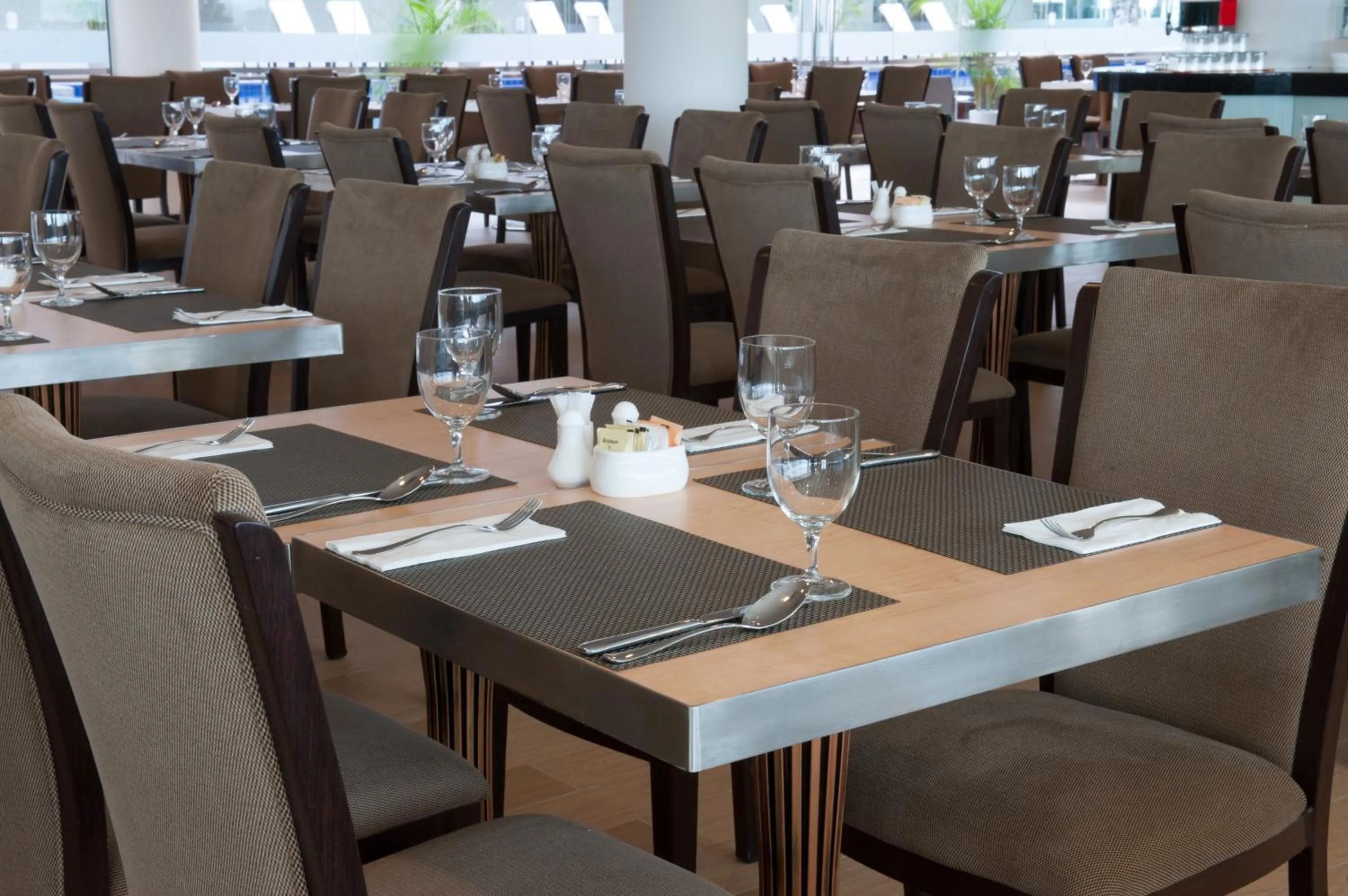 Restaurant/places to eat in Pan Borneo Hotel Kota Kinabalu