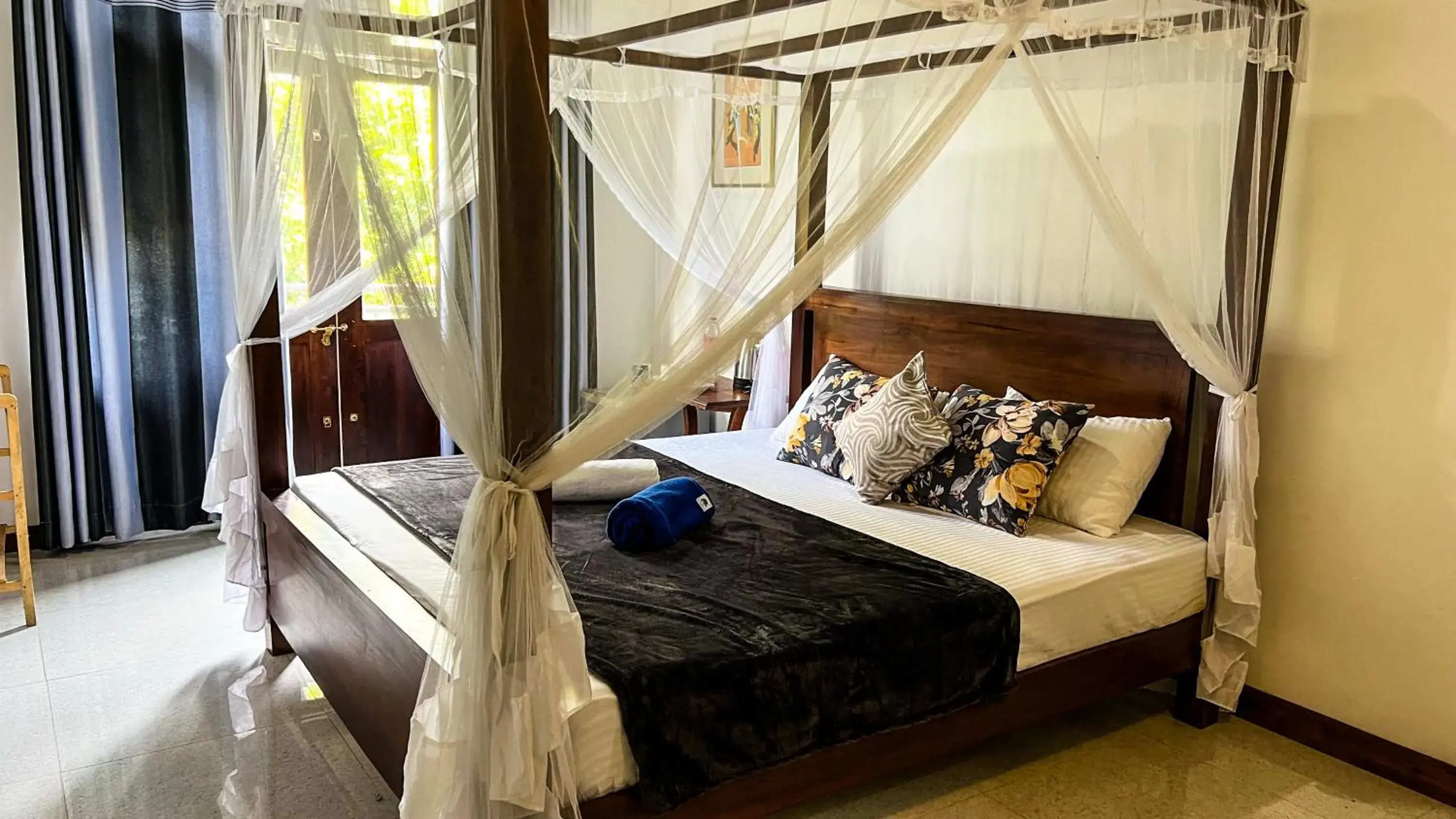 Deluxe King Room - single occupancy in Galle Catamaran Villa Deluxe King Room - single occupancy in Galle Catamaran Villa